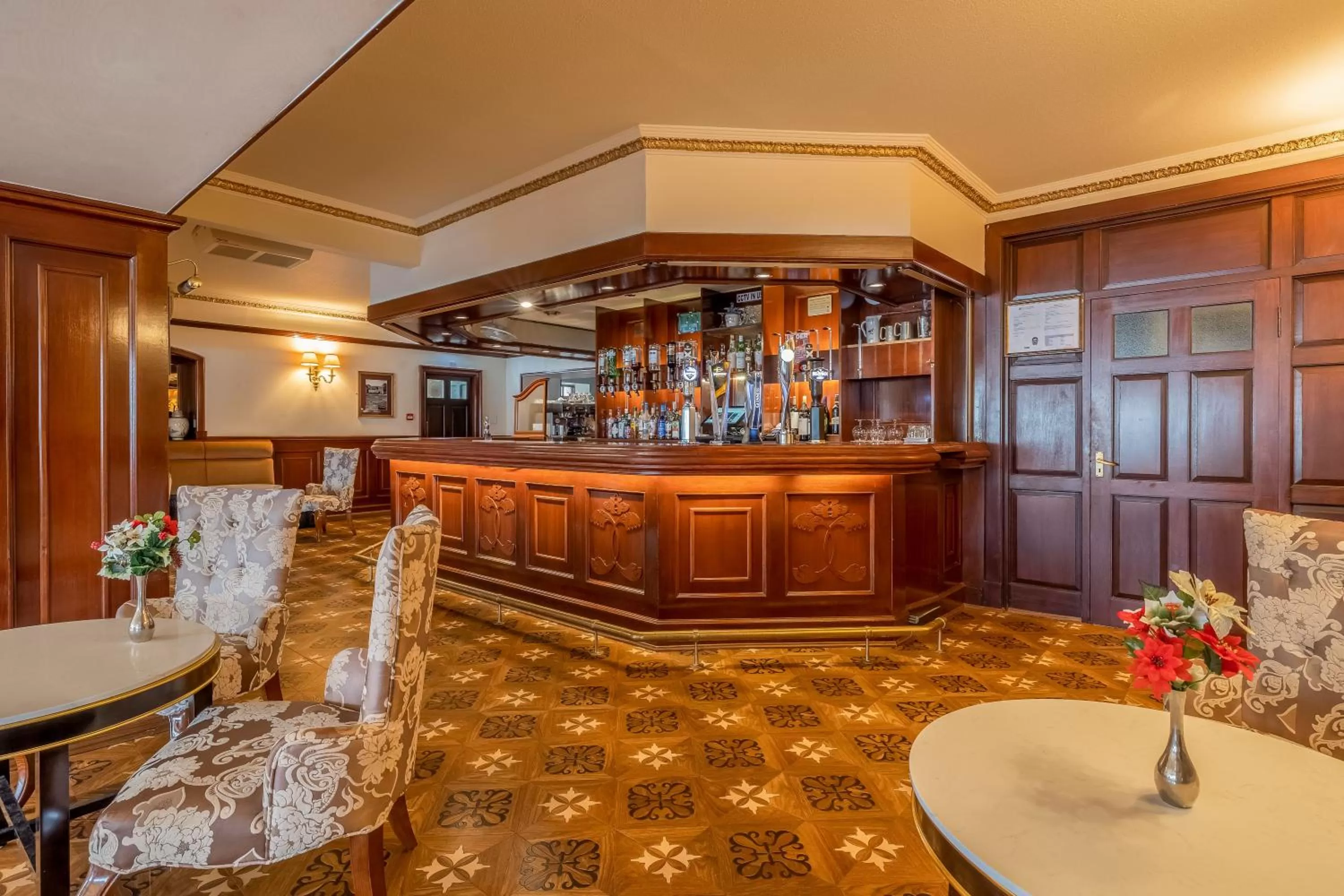 Lounge or bar in Muthu Fort William Hotel