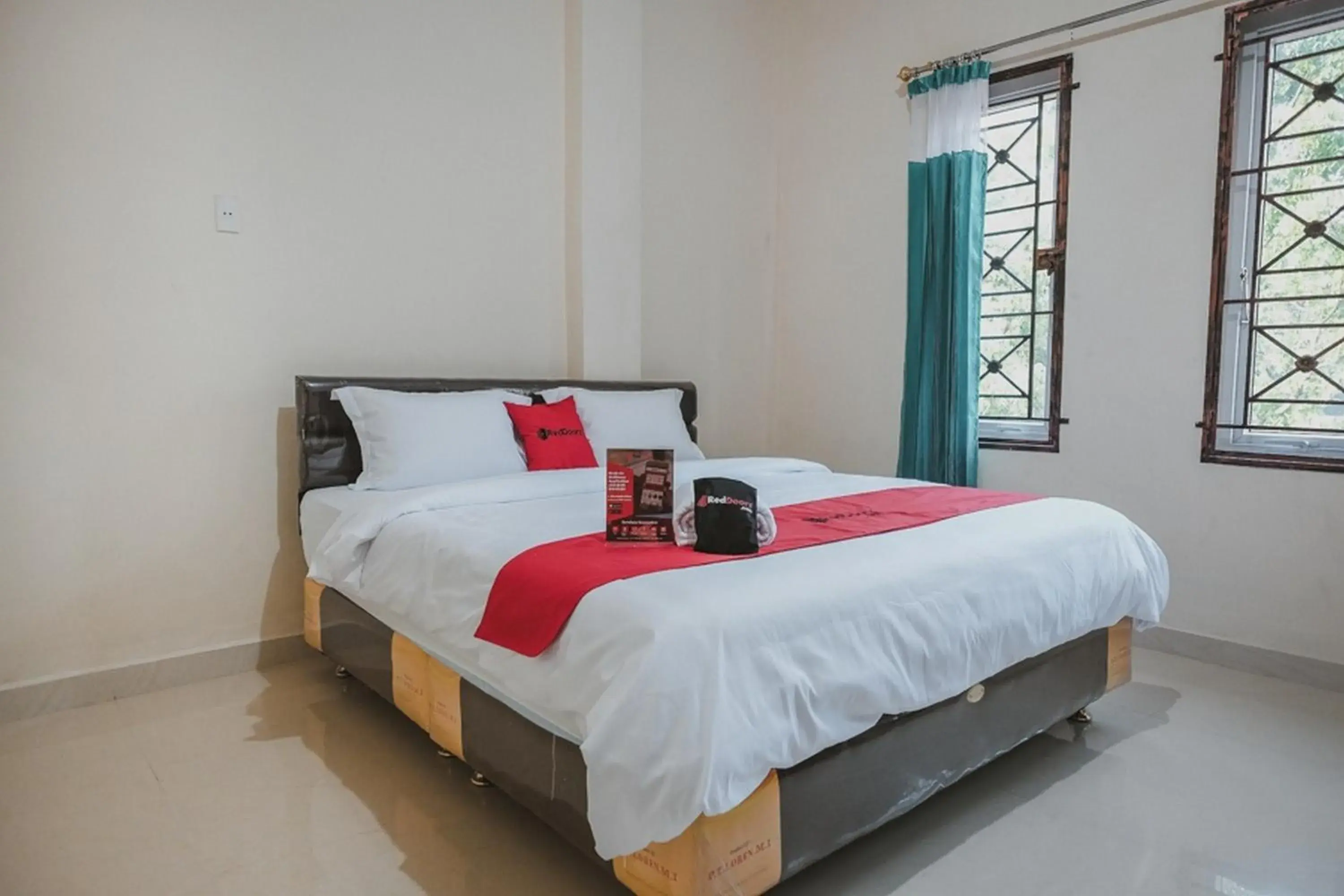 Bed in RedDoorz Near Ringroad City Walks Medan