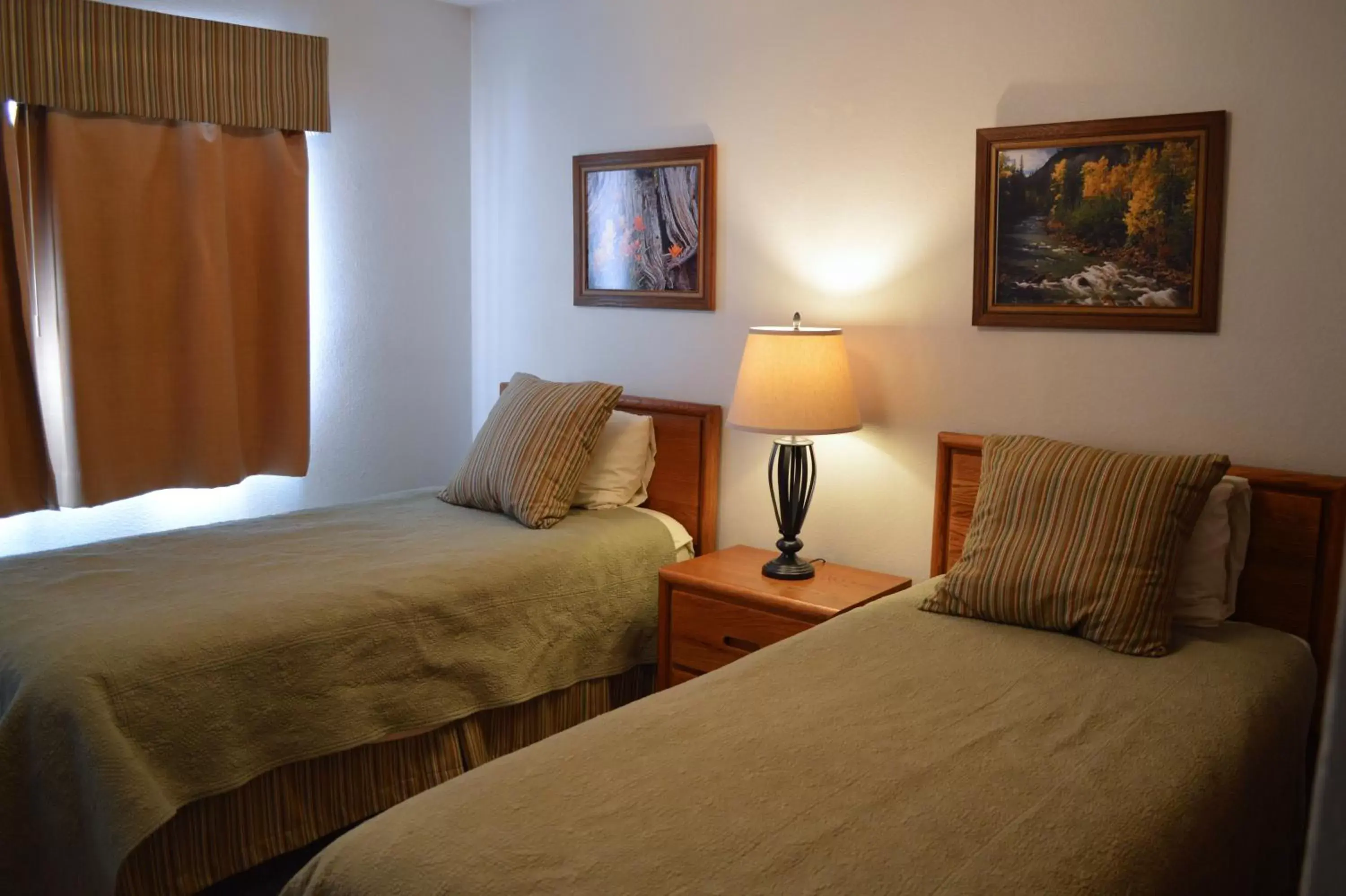 Bedroom, Bed in Pines at Meadow Ridge
