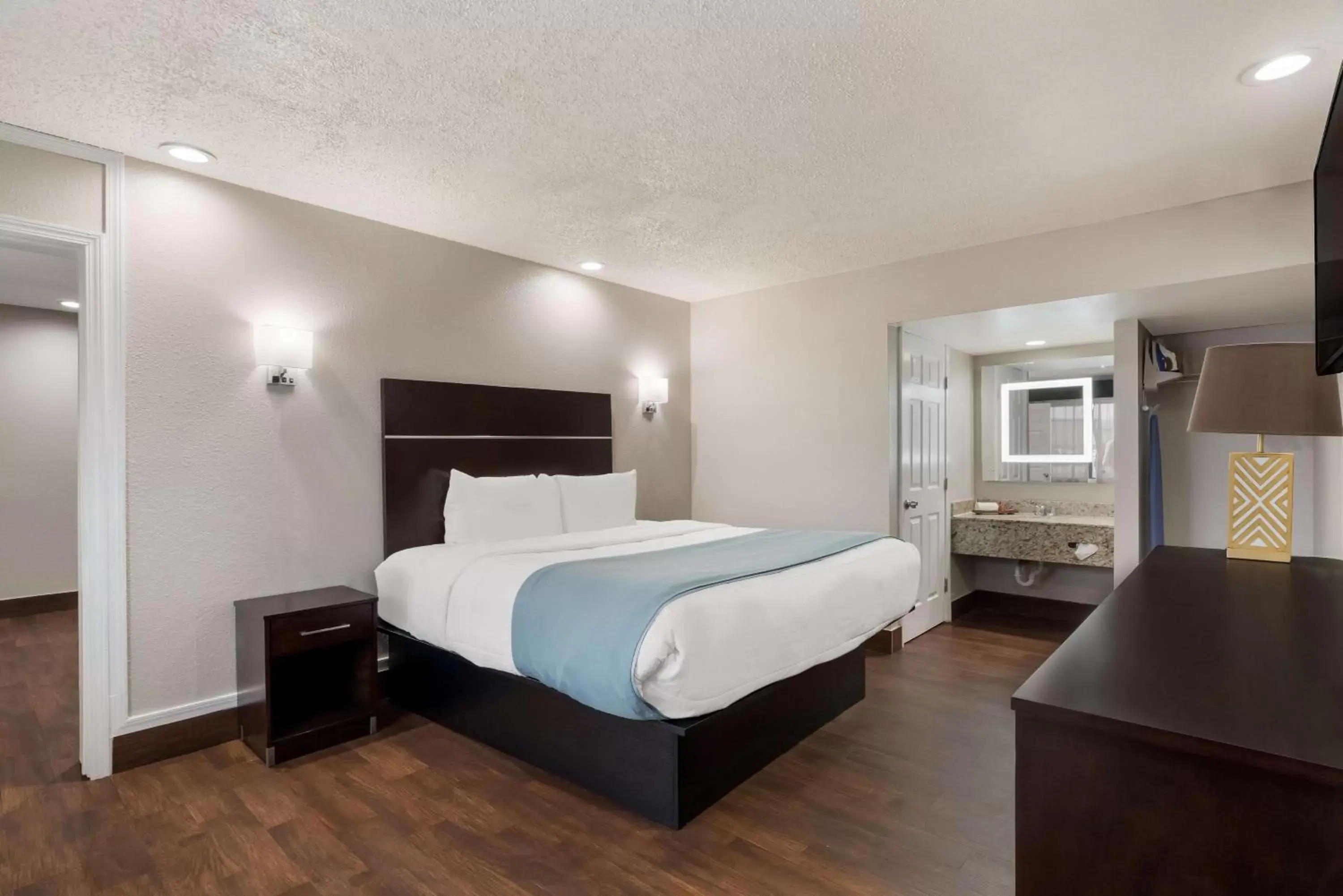Photo of the whole room, Bed in SureStay Hotel Laredo by Best Western