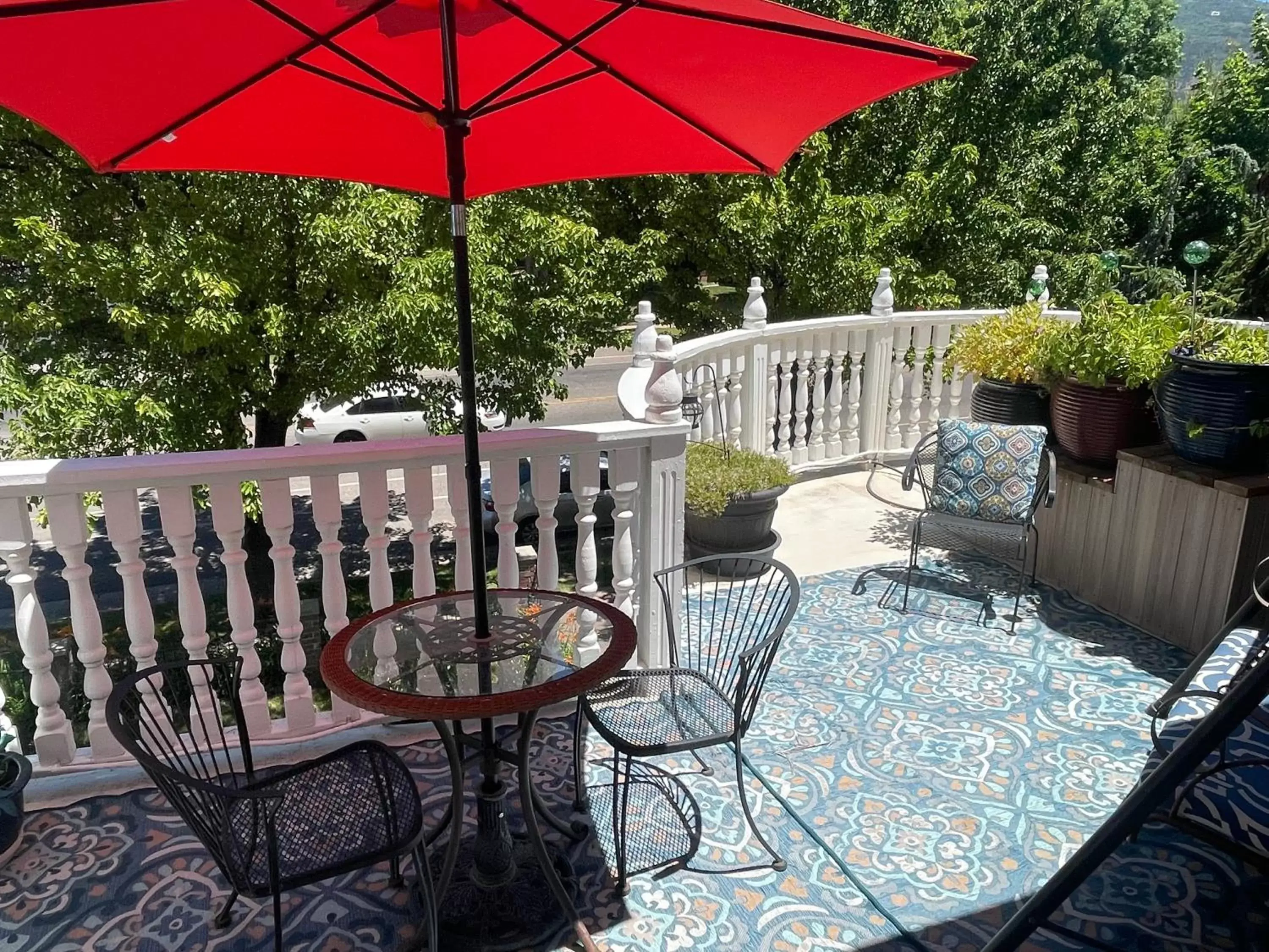 Balcony/Terrace in Big Yellow Inn