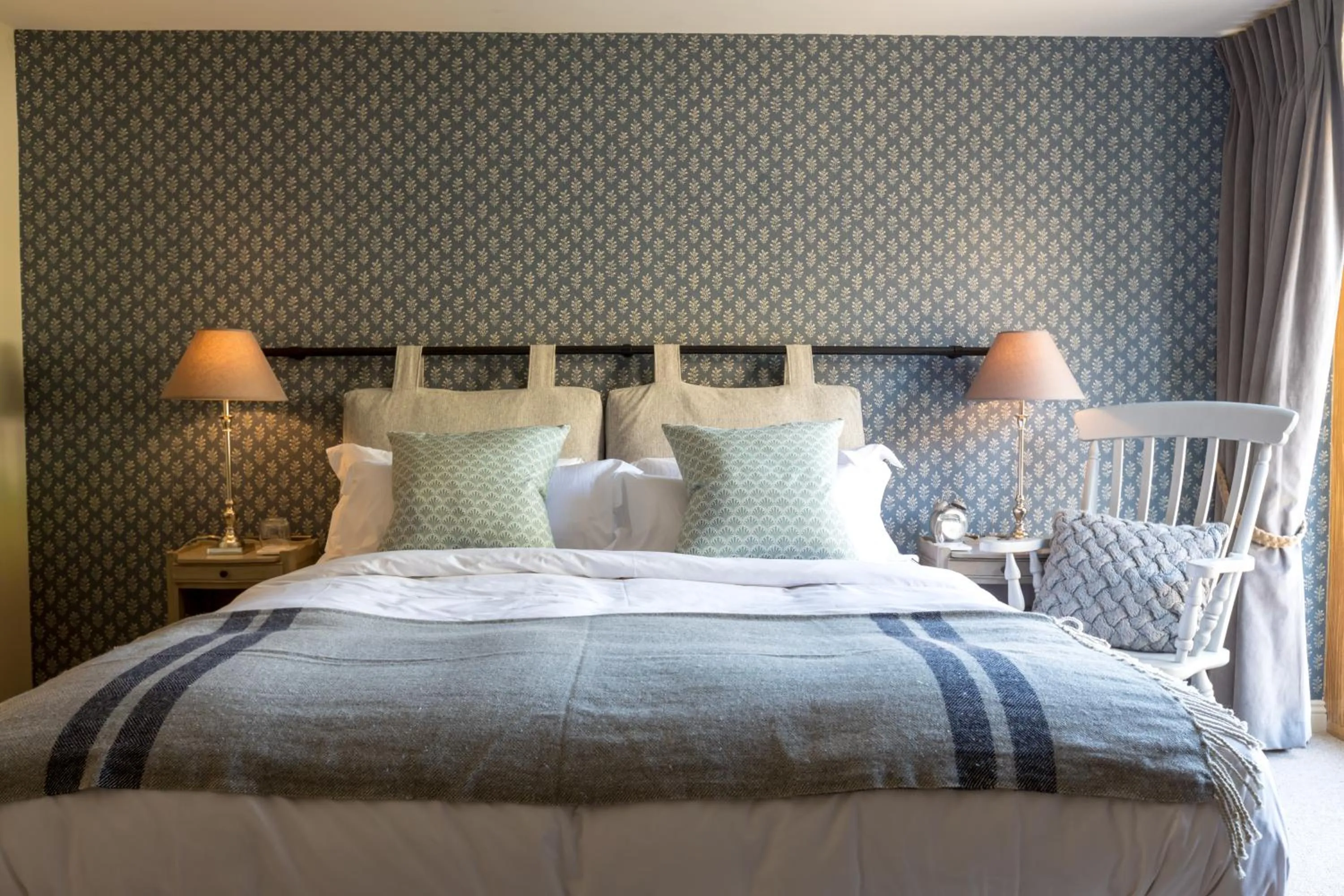 Bedroom, Bed in The Lion Bicester