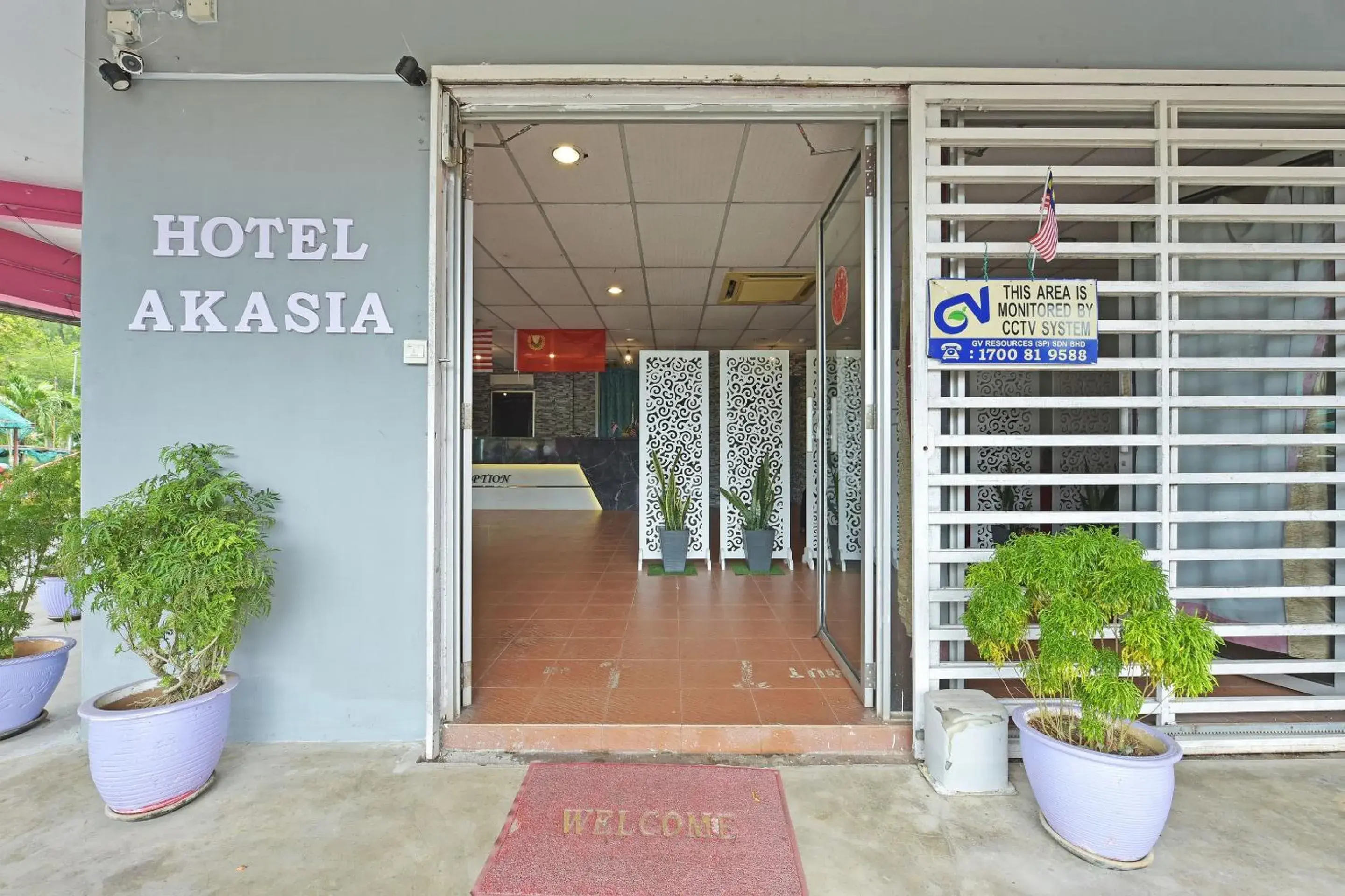 Facade/entrance in OYO 90846 Hotel Akasia