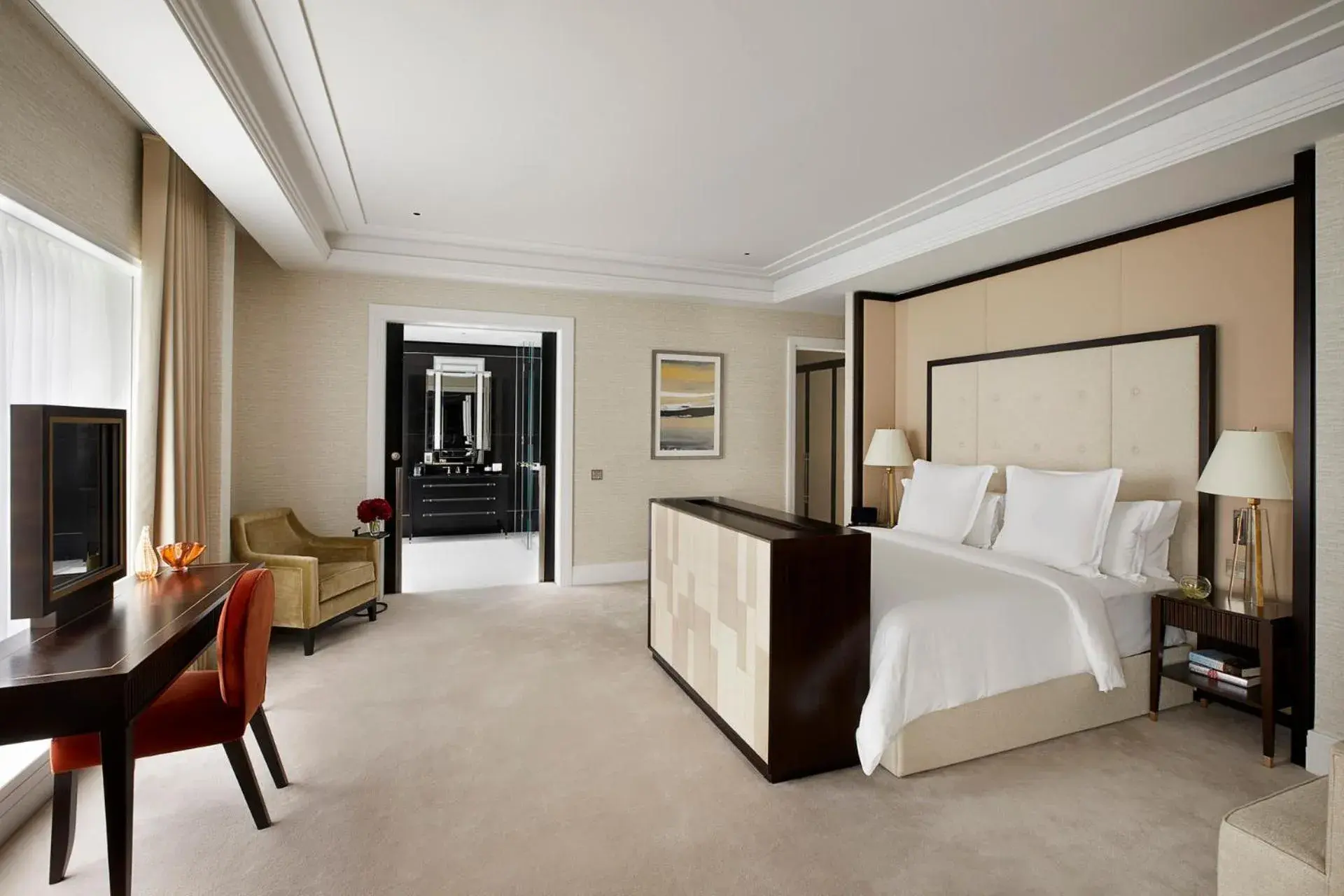 Bedroom in Four Seasons Hotel London at Ten Trinity Square