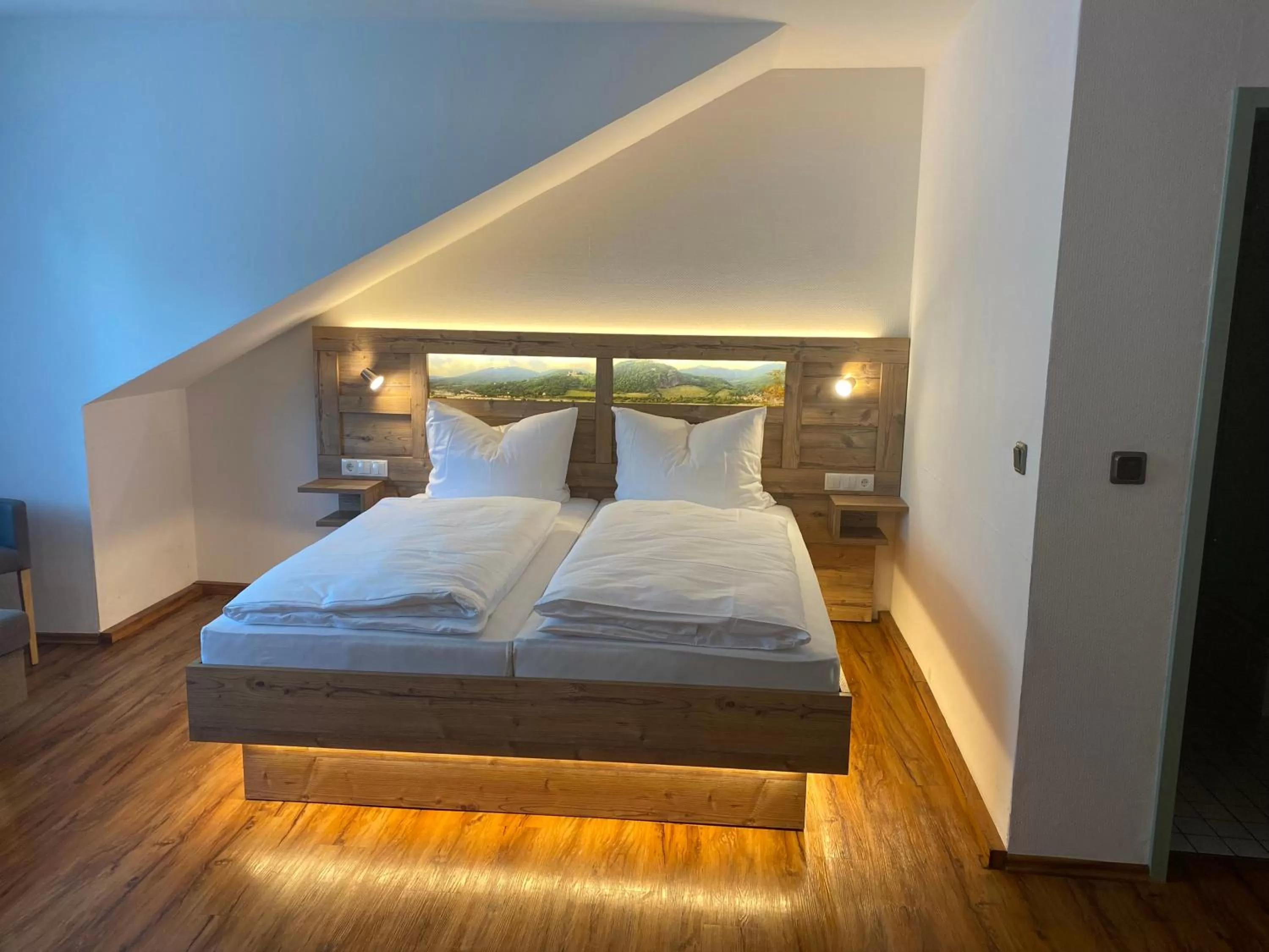 Photo of the whole room, Bed in Motel Domblick