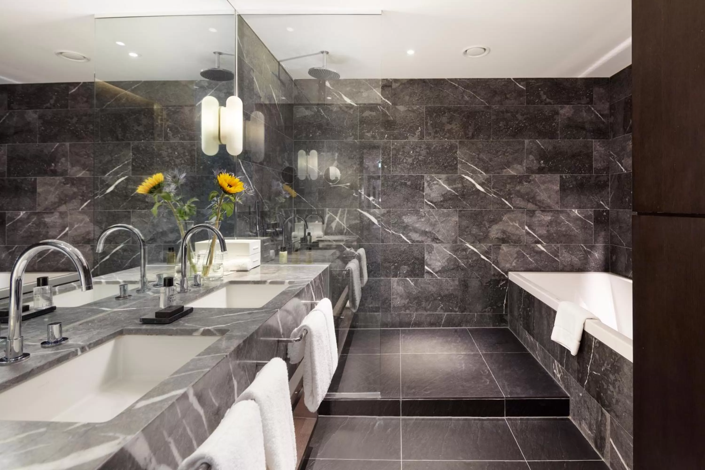 Bathroom in South Place Hotel