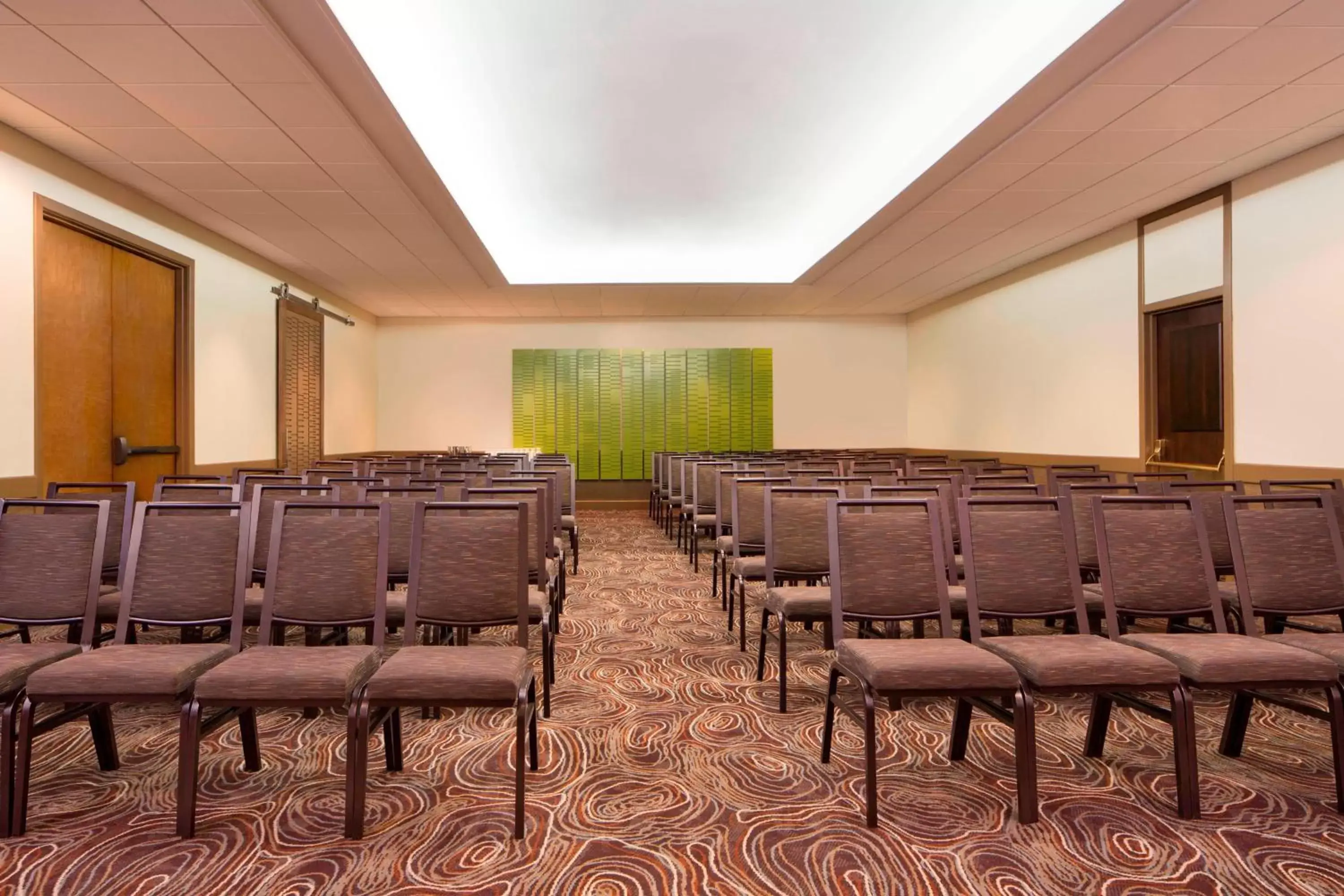 Meeting/conference room in The Westin Ottawa