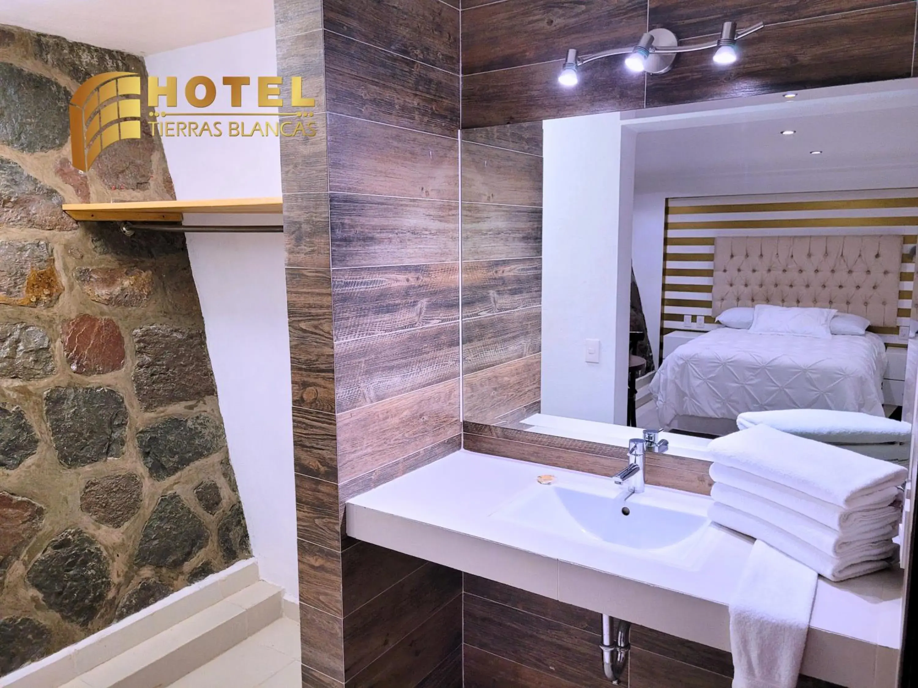 Bed, Bathroom in Hotel Tierras Blancas
