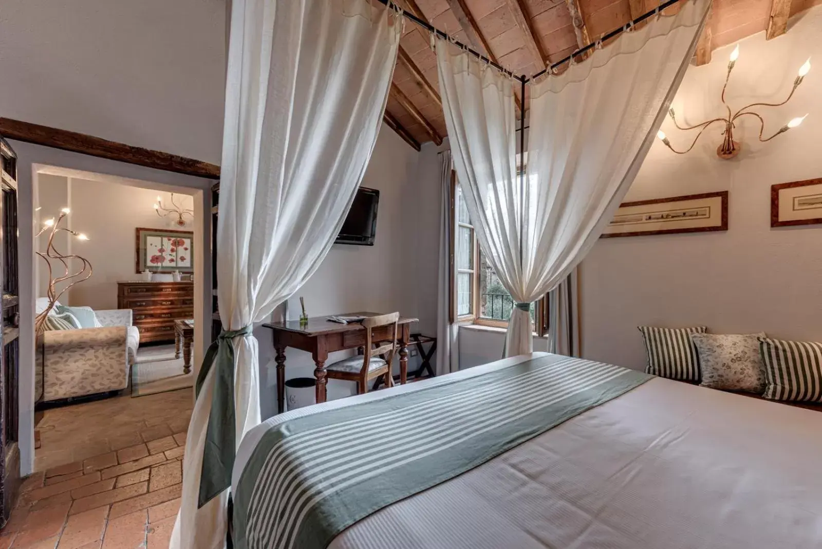 Bed in PALAZZO DEL CAPITANO Wellness & Relais - Luxury Borgo Capitano Collection