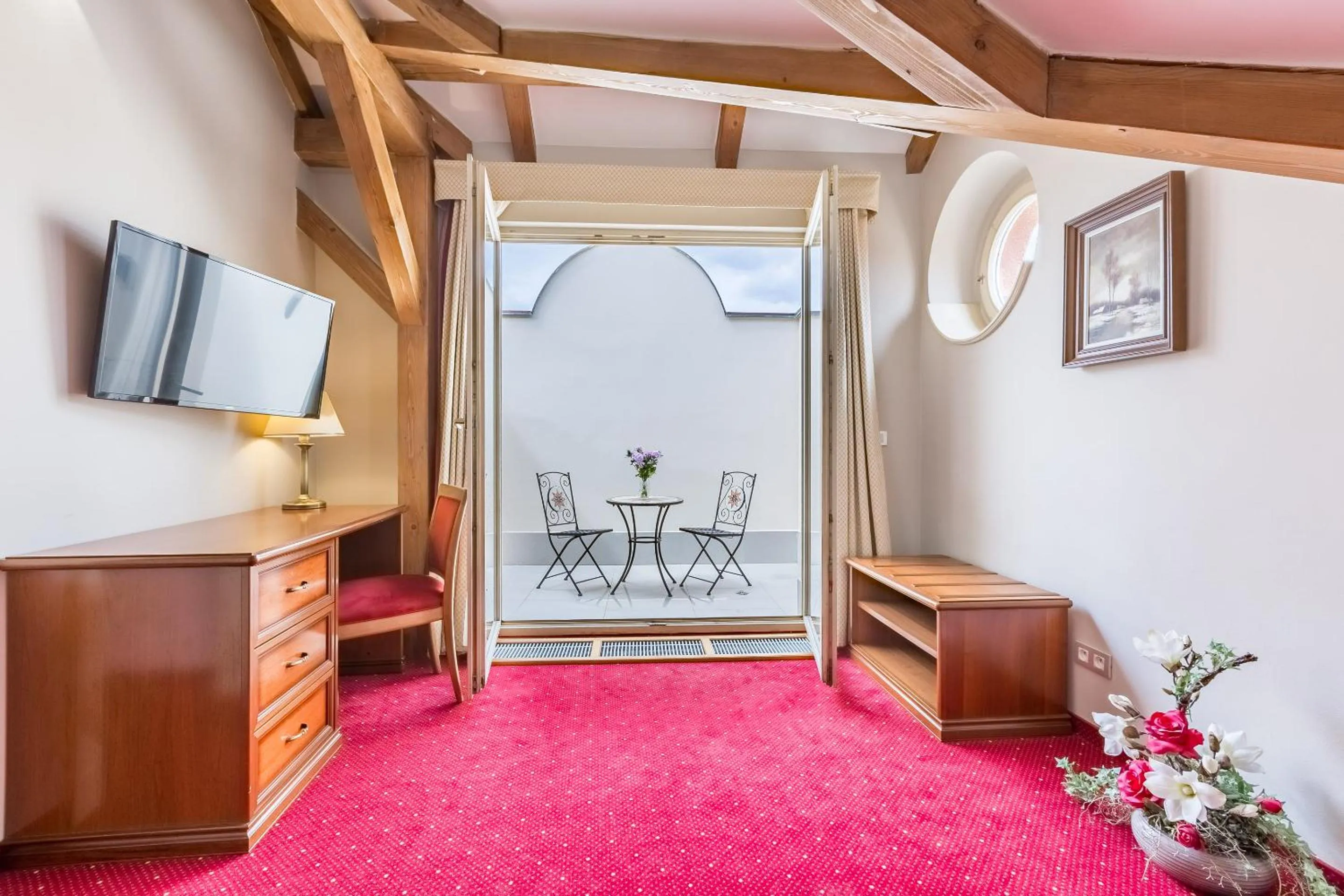 Patio in Hotel Caruso Old Town