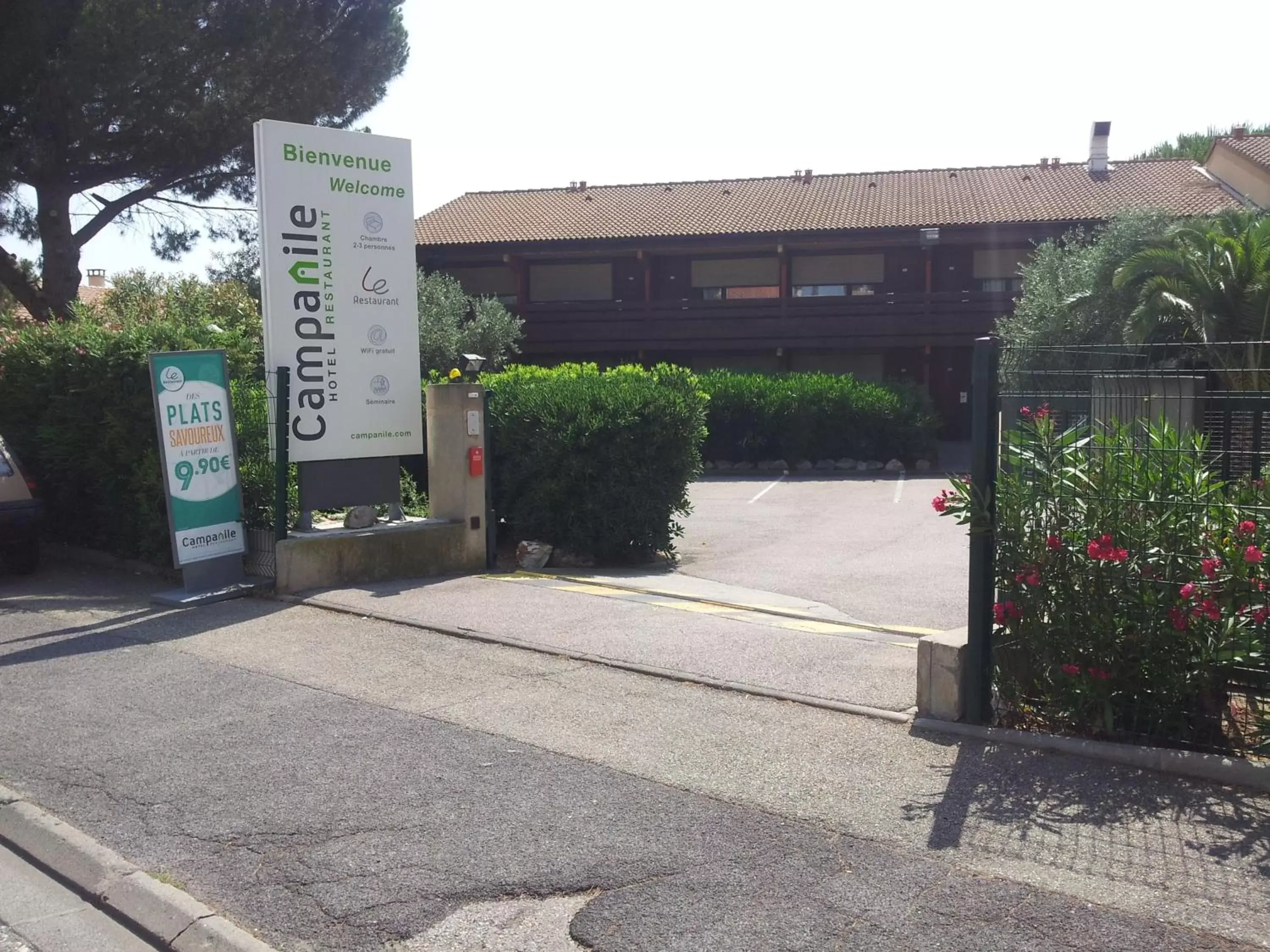 Facade/entrance, Property Logo/Sign in Campanile Perpignan Sud