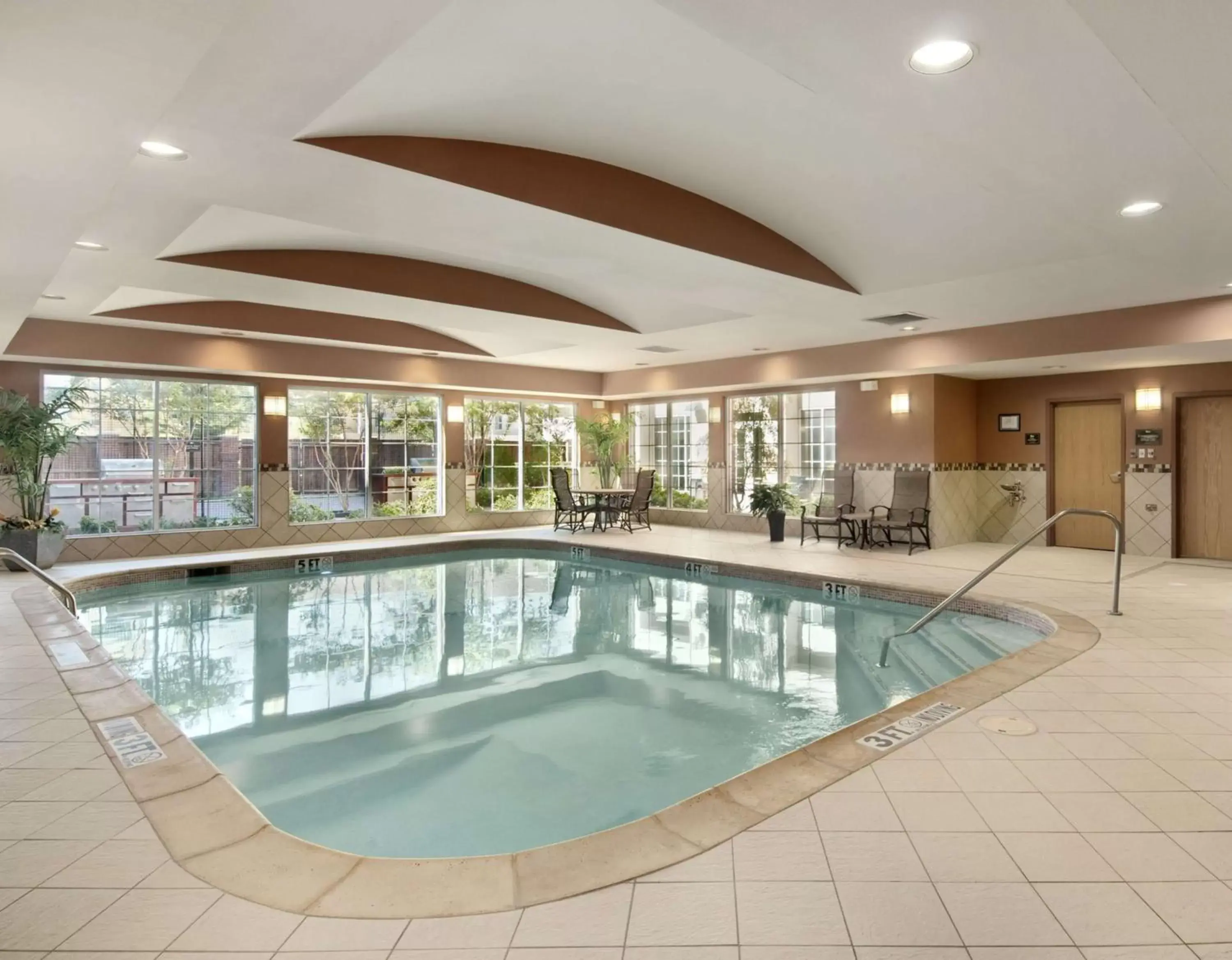 Pool view, Swimming Pool in Homewood Suites by Hilton Irving-DFW Airport