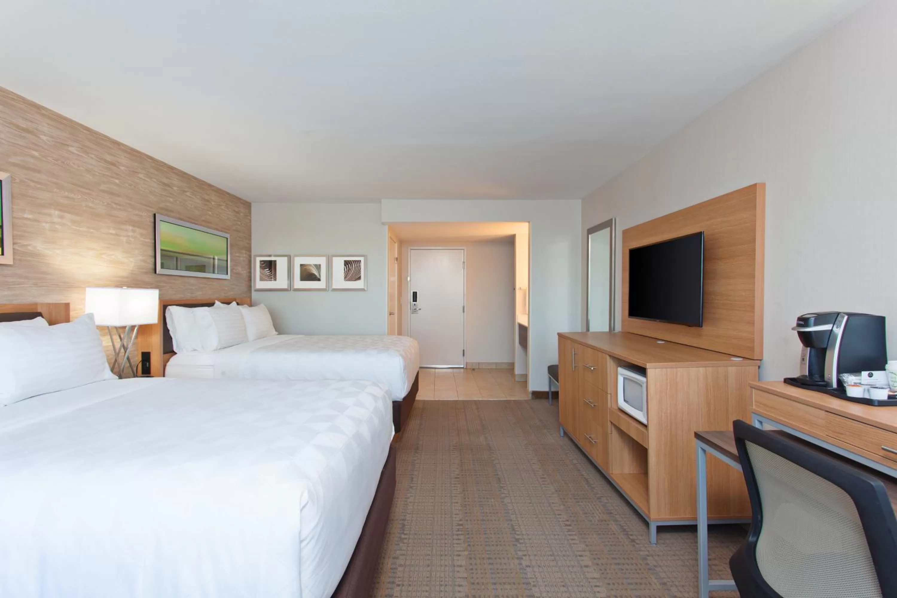 Photo of the whole room, Bed in Holiday Inn Palmdale-Lancaster by IHG