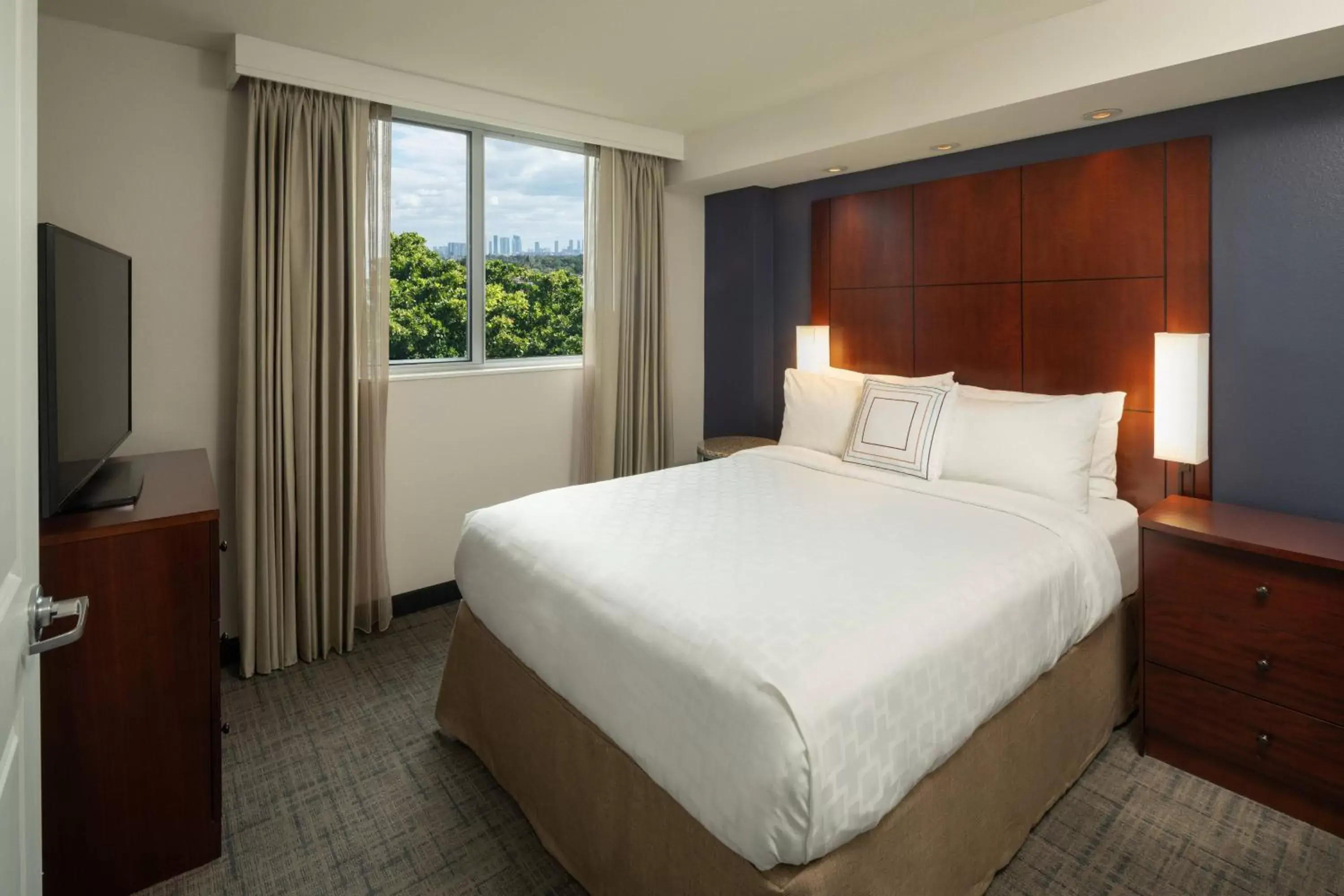 Bedroom, Bed in Residence Inn by Marriott Miami Airport