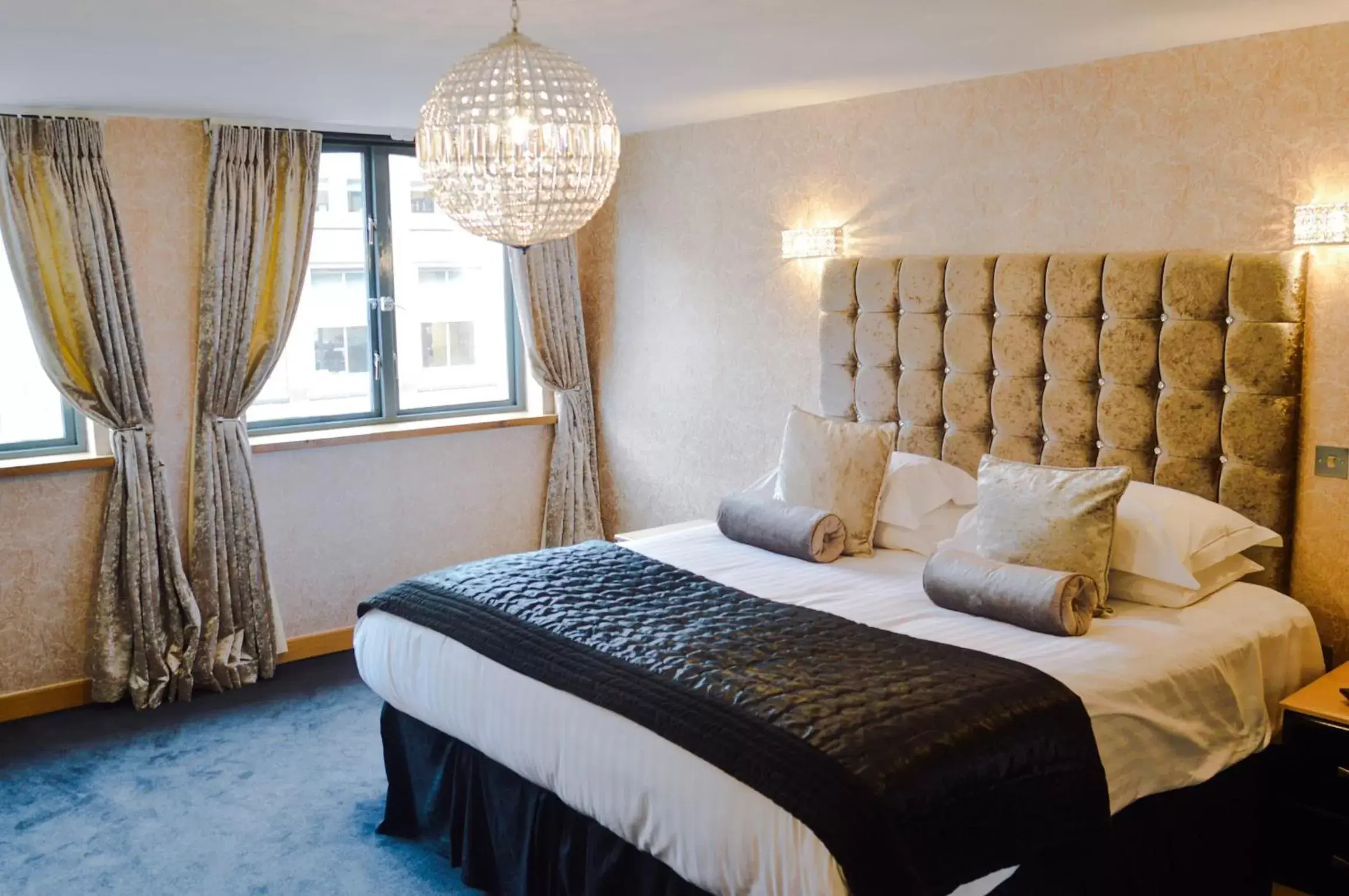 Bedroom, Bed in Posh Pads - Liverpool 1 - Apart-Hotel