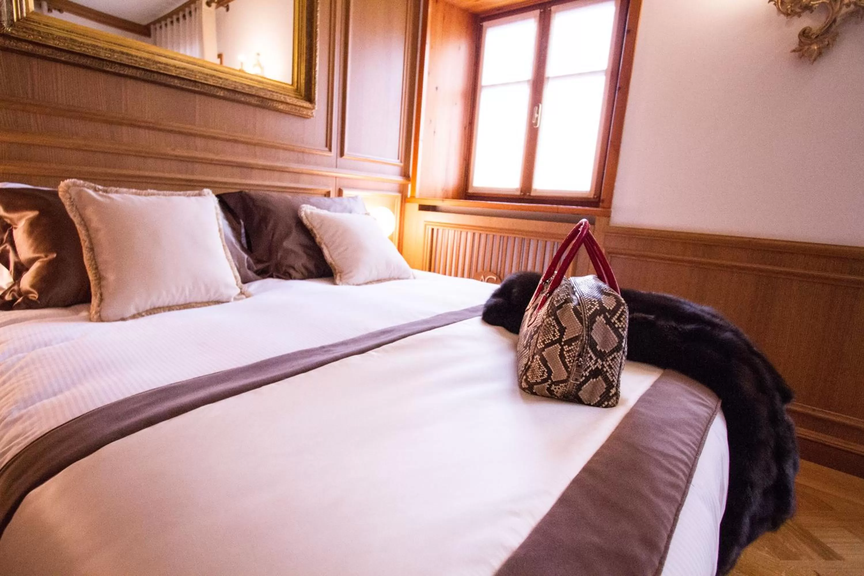 Day, Bed in Ambra Cortina Luxury&Fashion Hotel