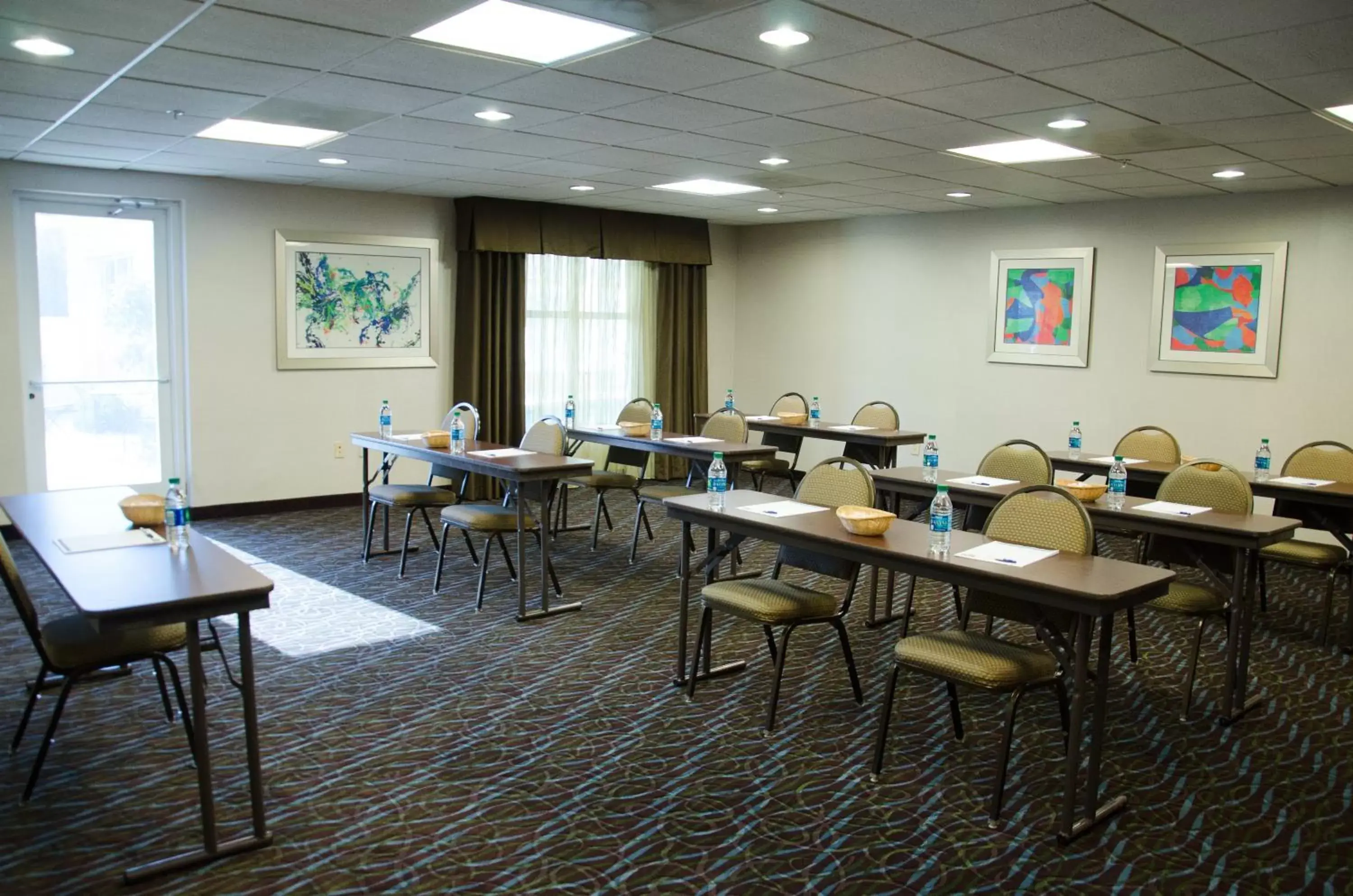 Meeting/conference room in Holiday Inn Express Hotel & Suites - Concord, an IHG Hotel