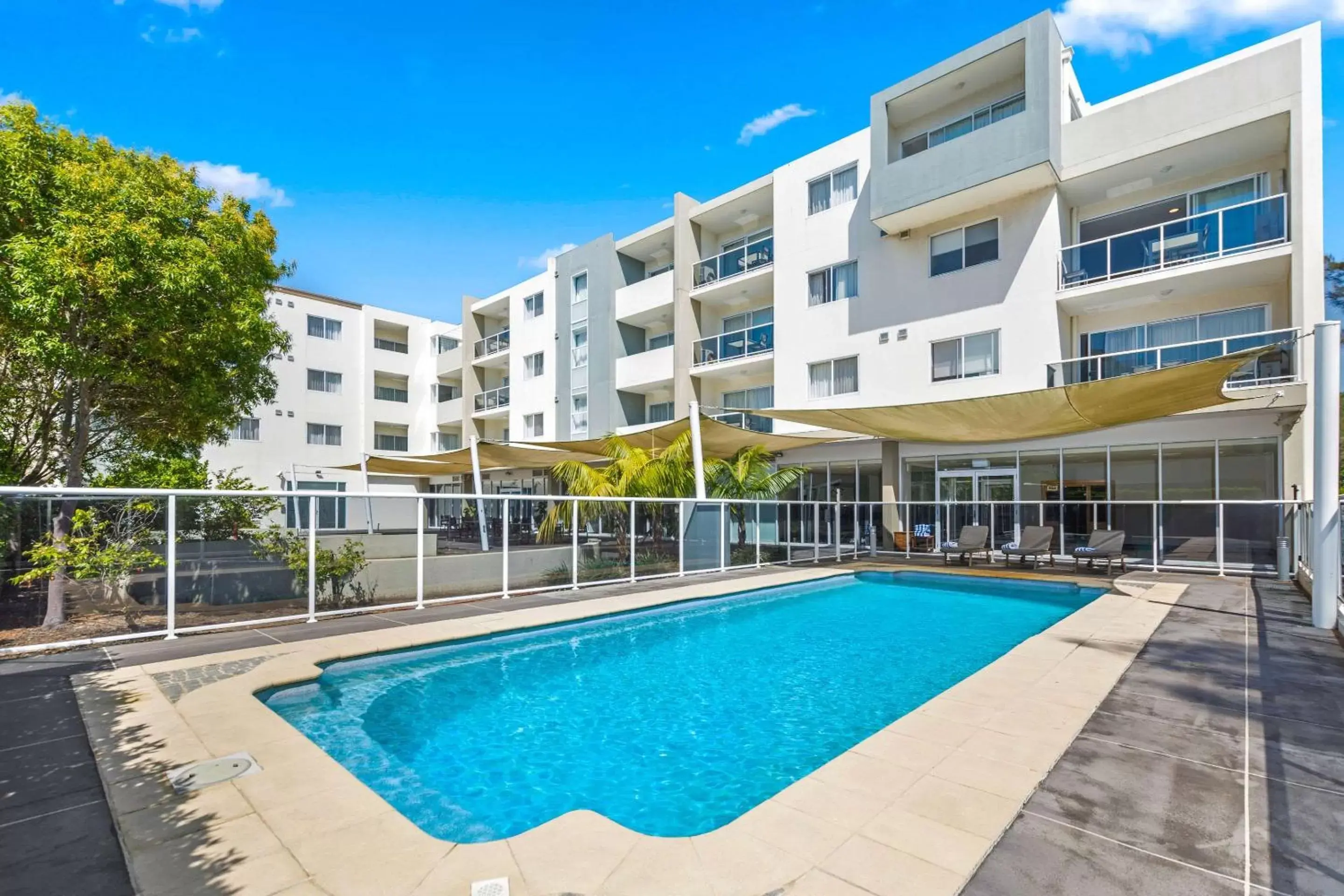 On site, Swimming Pool in Quality Suites Pioneer Sands