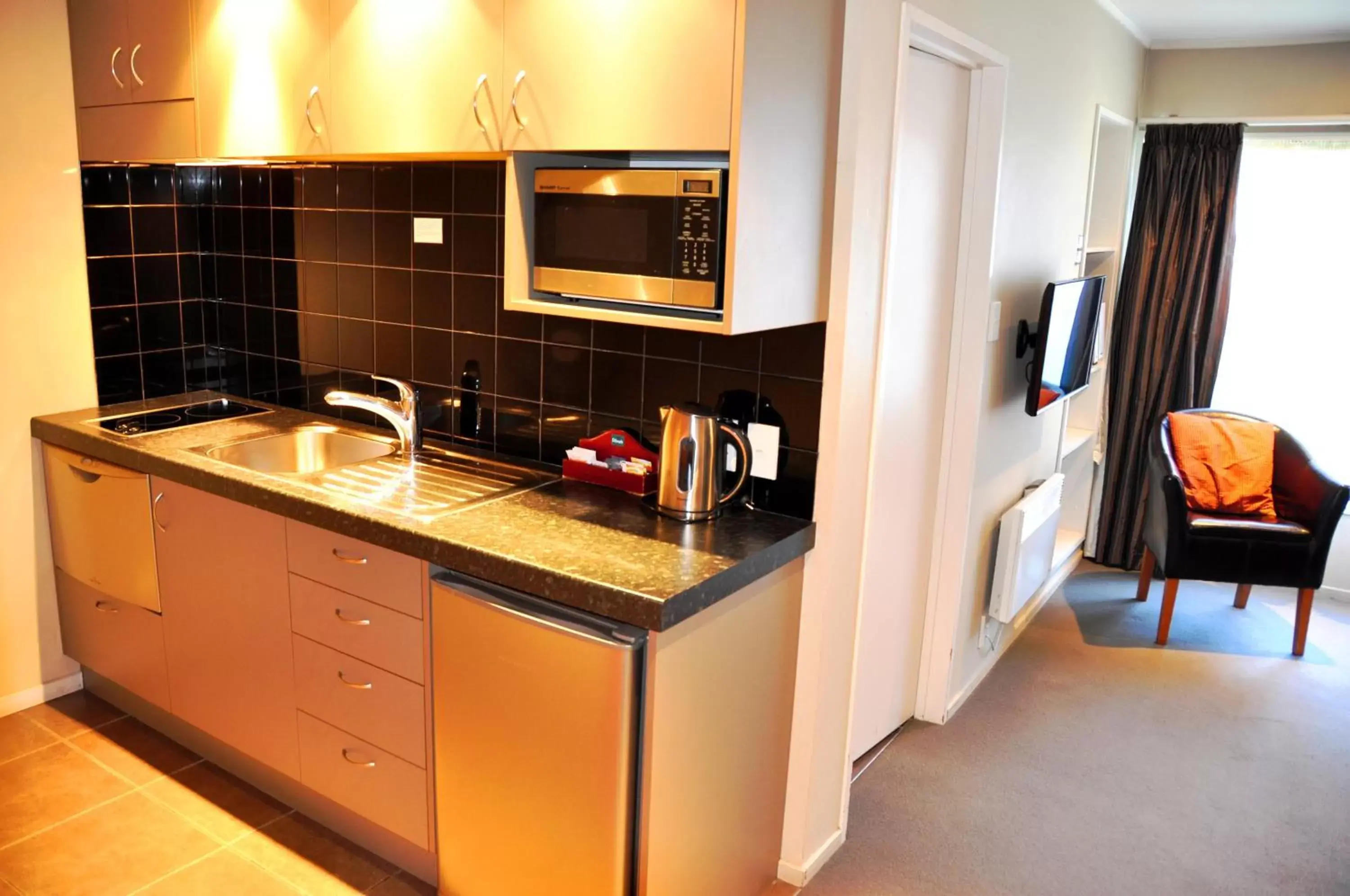 Kitchen or kitchenette, Kitchen/Kitchenette in St James Apartments