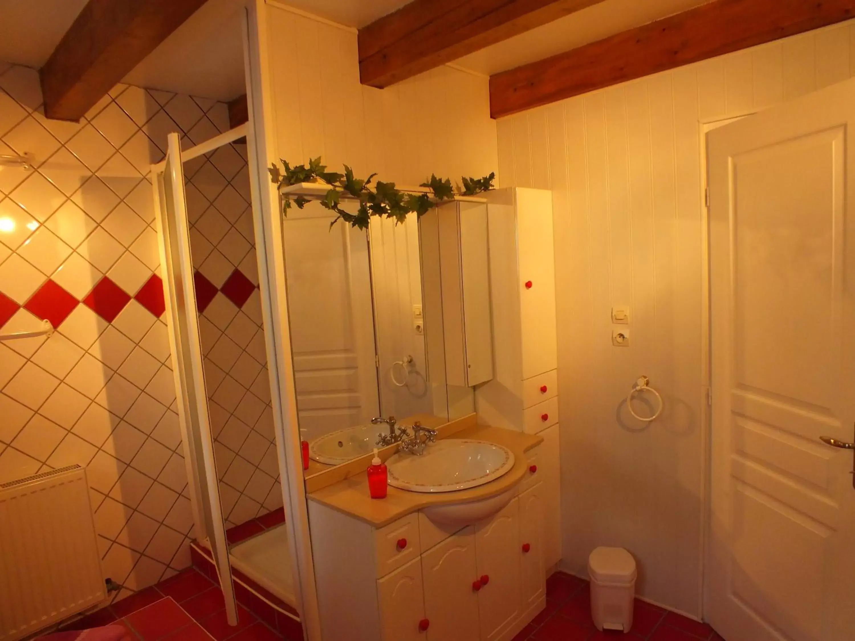 Bathroom in Chambres d'hôtes La Charmante