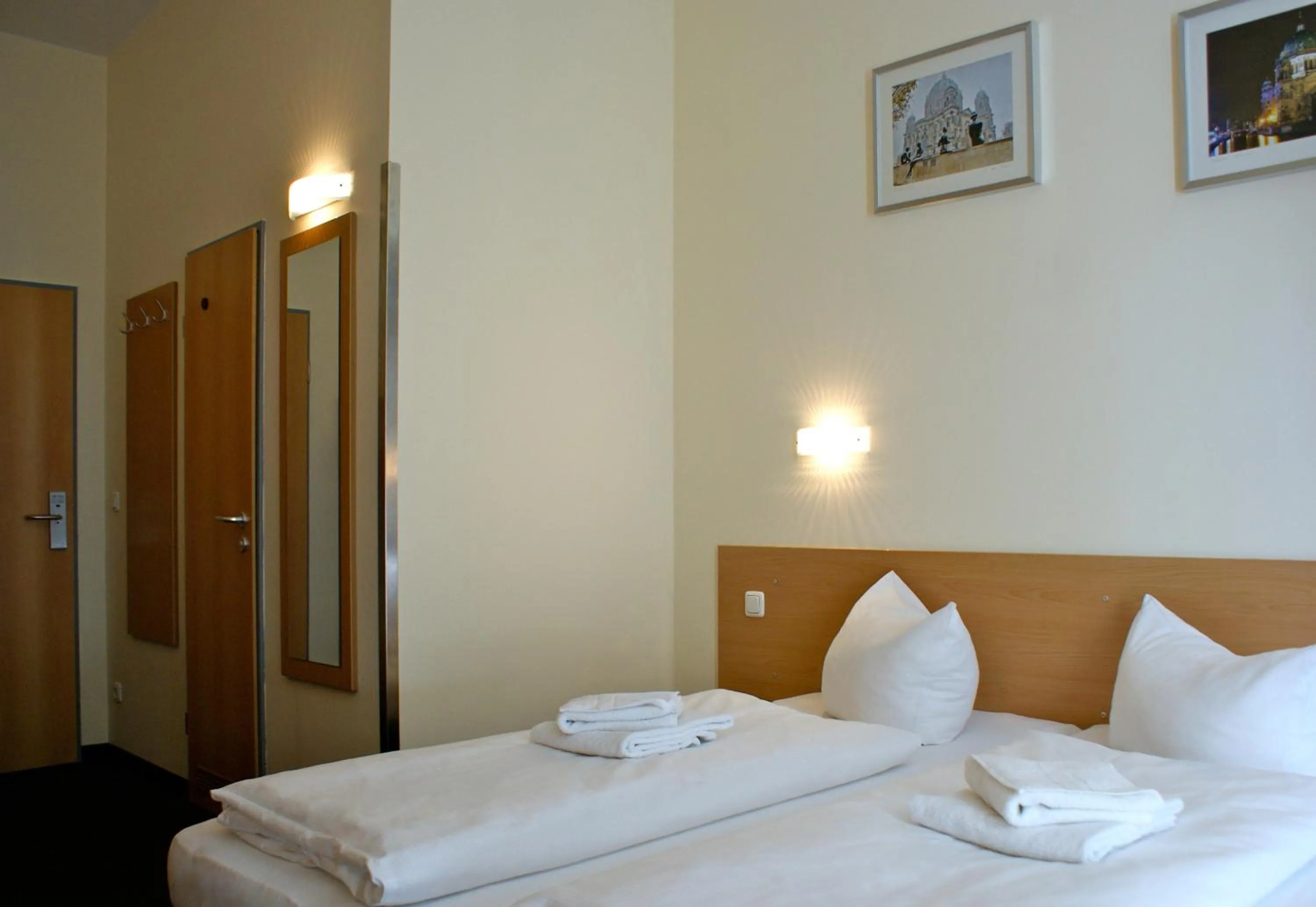 Photo of the whole room, Bed in Familienhotel Citylight