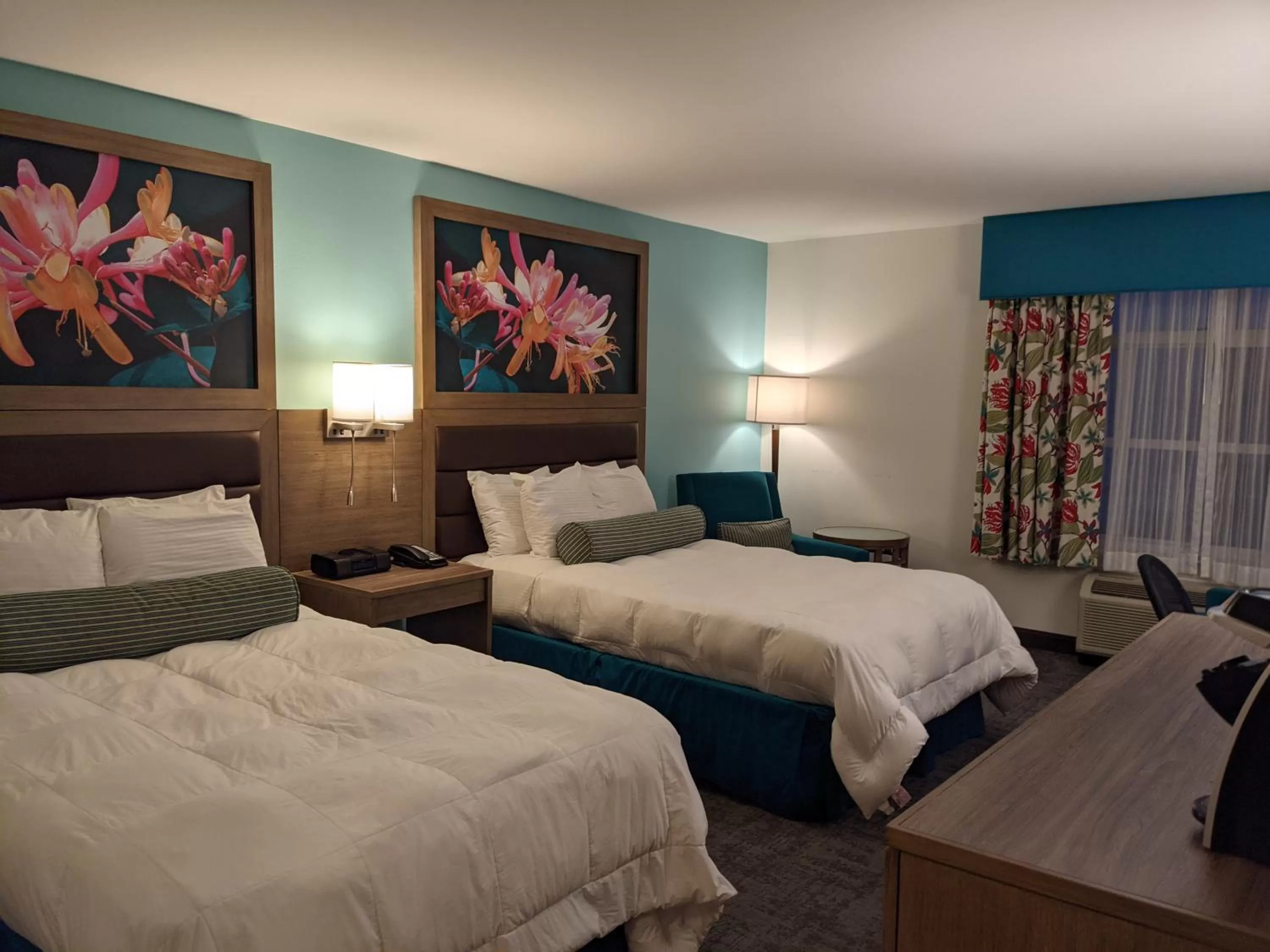 Bedroom, Bed in Rod 'N' Reel Resort