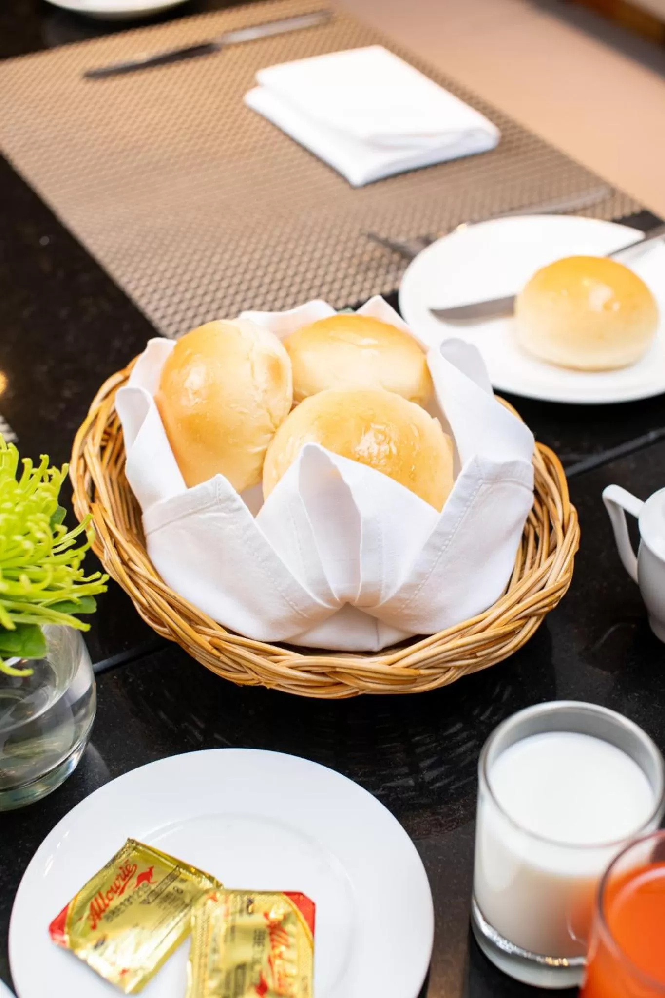 Breakfast in S Ratchada Leisure Hotel