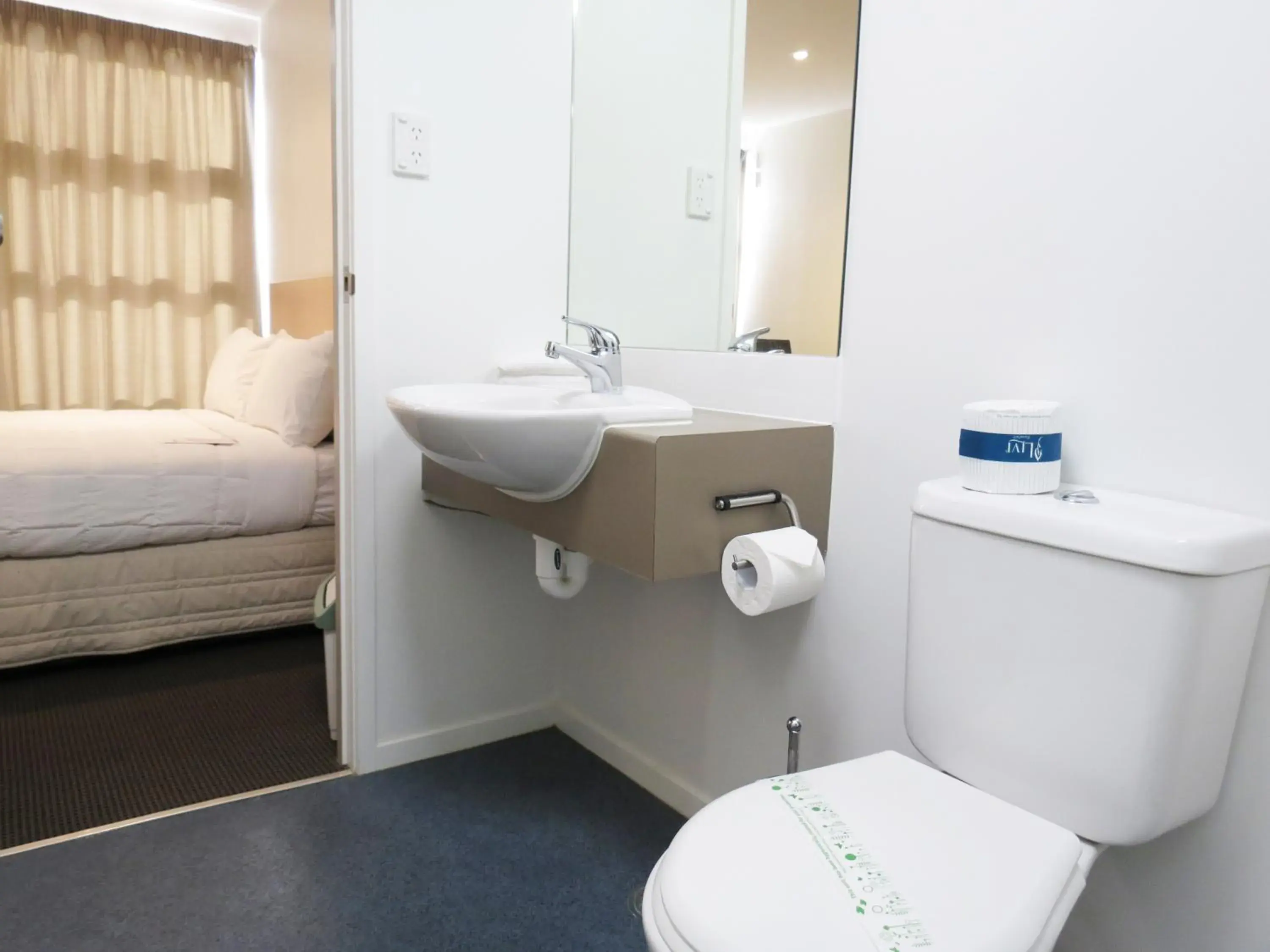 Bathroom in Tetra Serviced Apartments by Castle