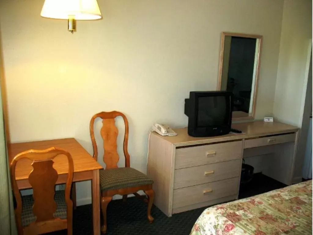 Decorative detail, TV/Entertainment Center in Golden West Motel