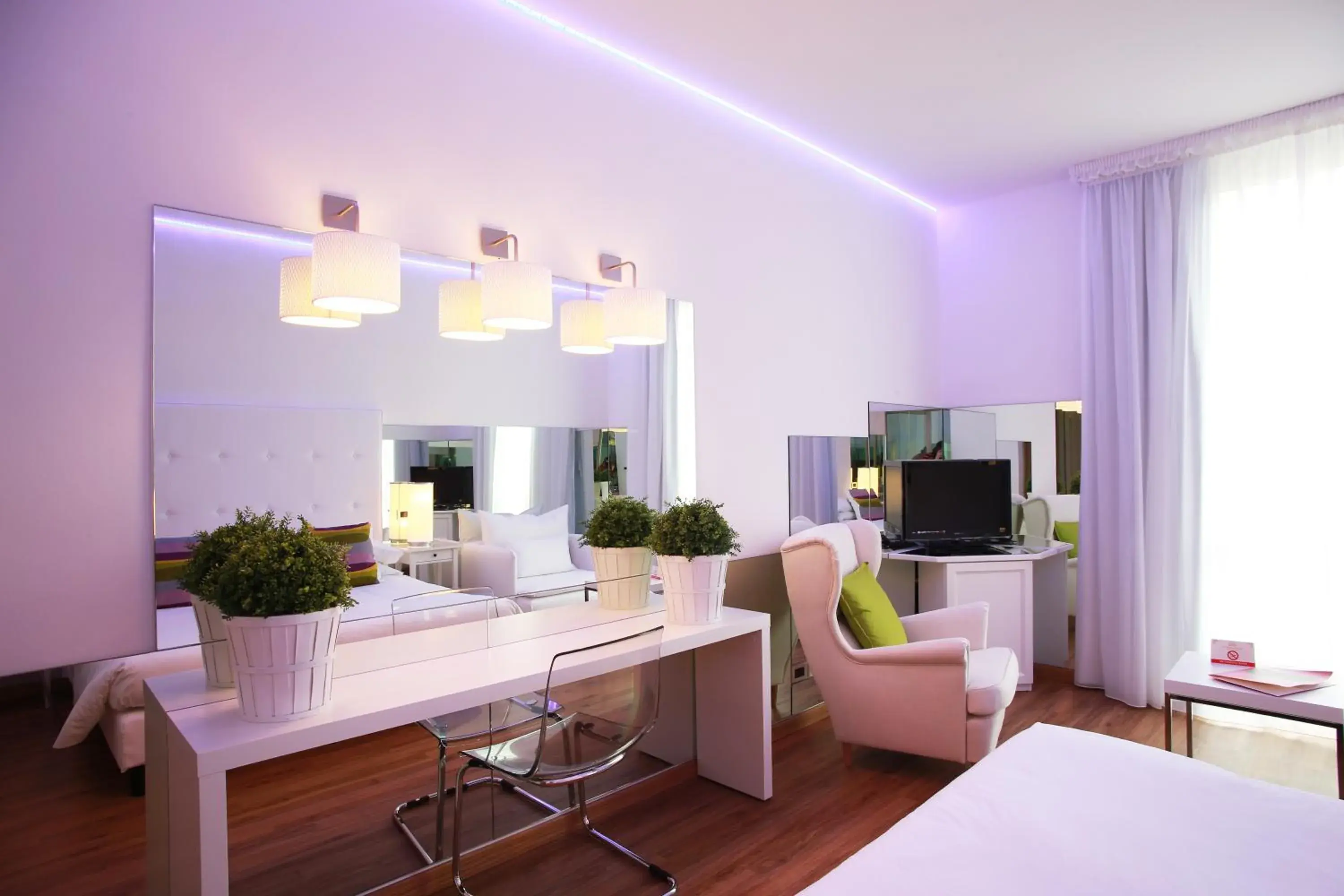 Bedroom, TV/Entertainment Center in Adua & Regina di Saba Wellness & Beauty