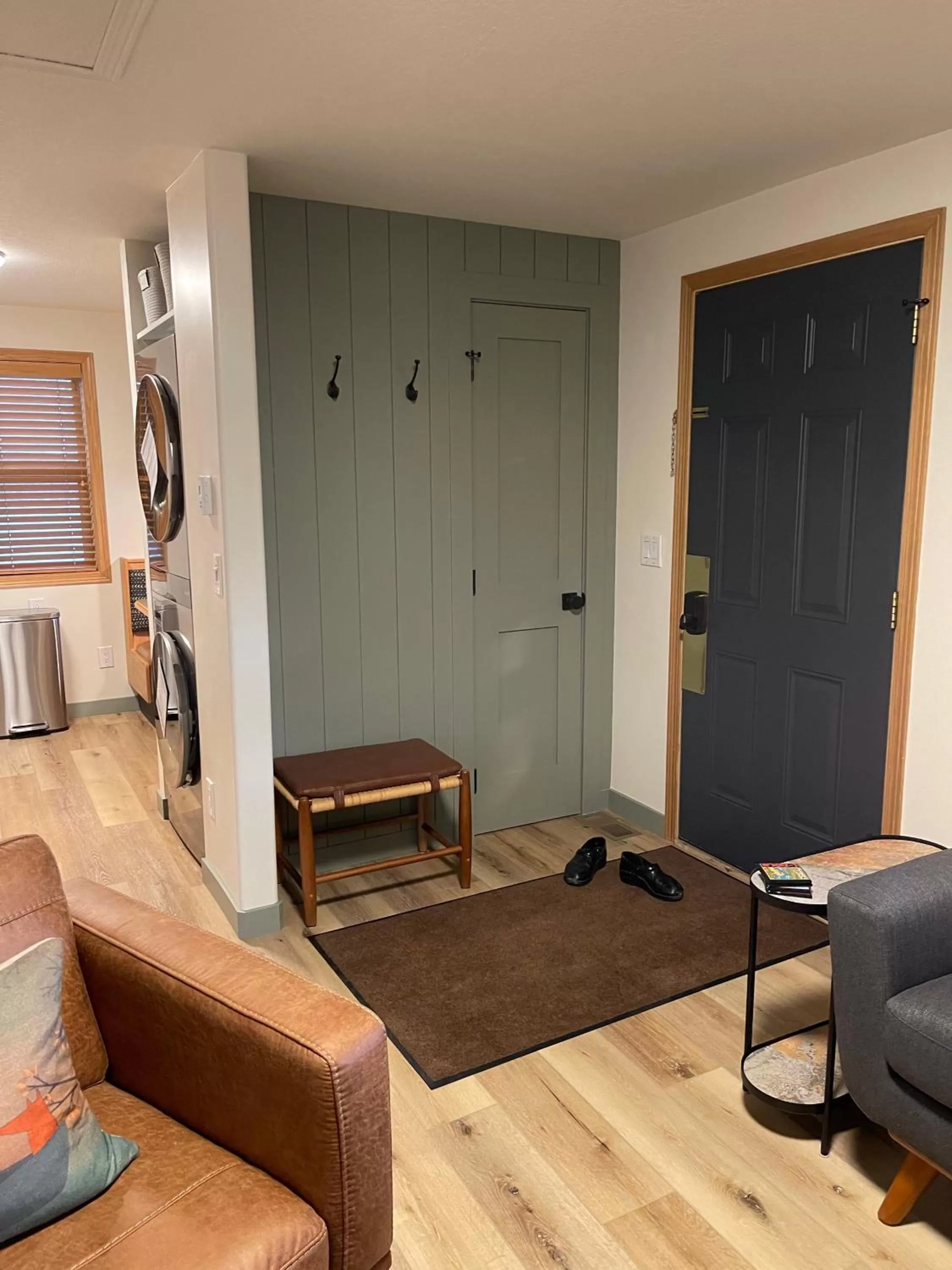 Living room in Pinedale Cozy Cabins