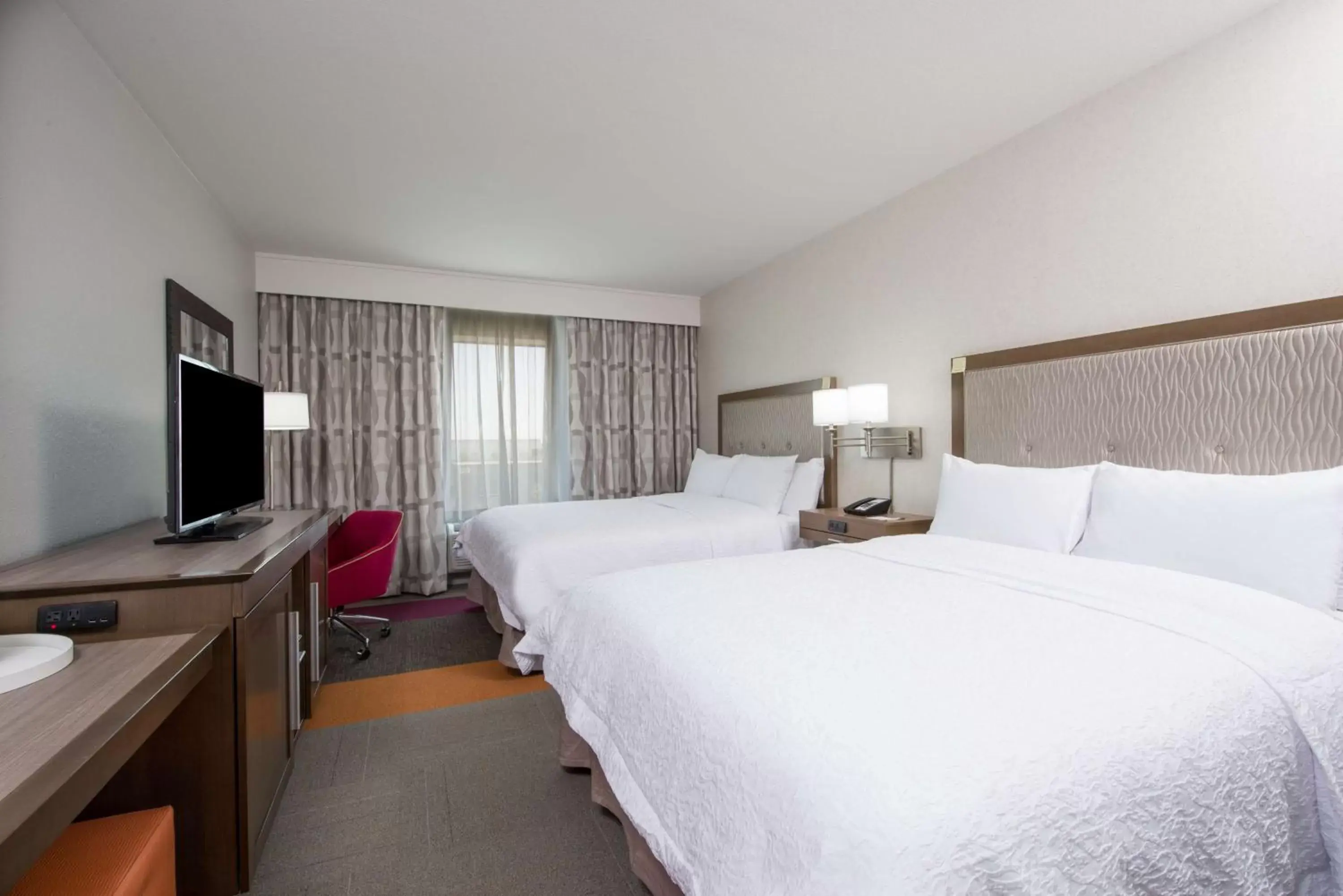 Bed in Hampton Inn & Suites Phoenix - East Mesa in Gilbert Bed in Hampton Inn & Suites Phoenix - East Mesa in Gilbert