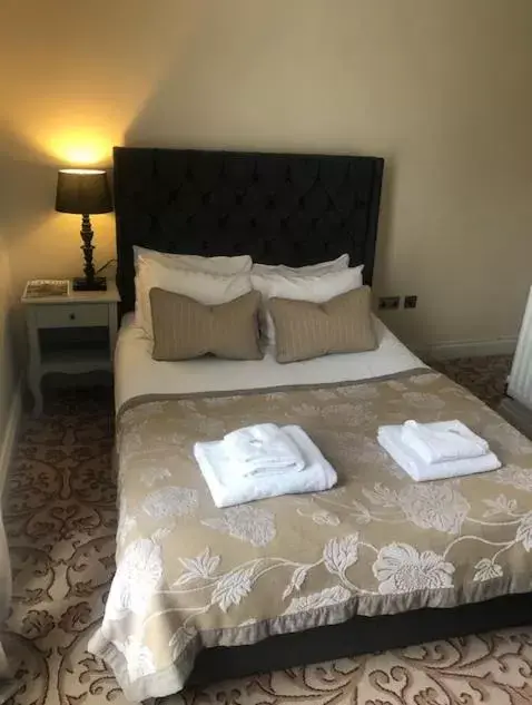 Deluxe Queen Room in Colchester Boutique Hotel