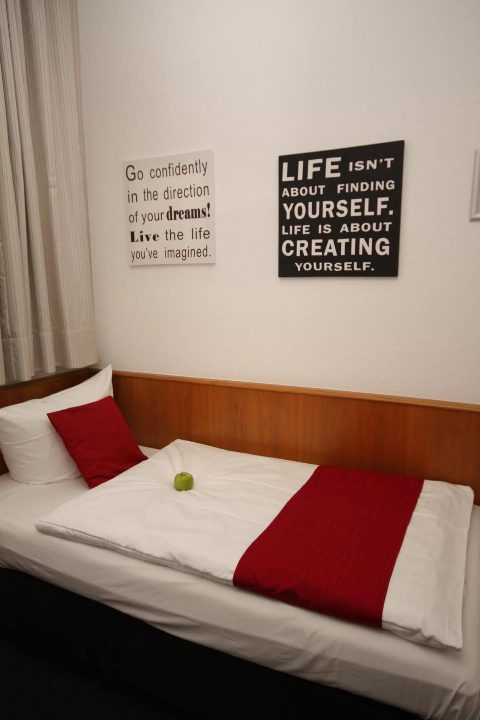 Bed in Hotel Heymann