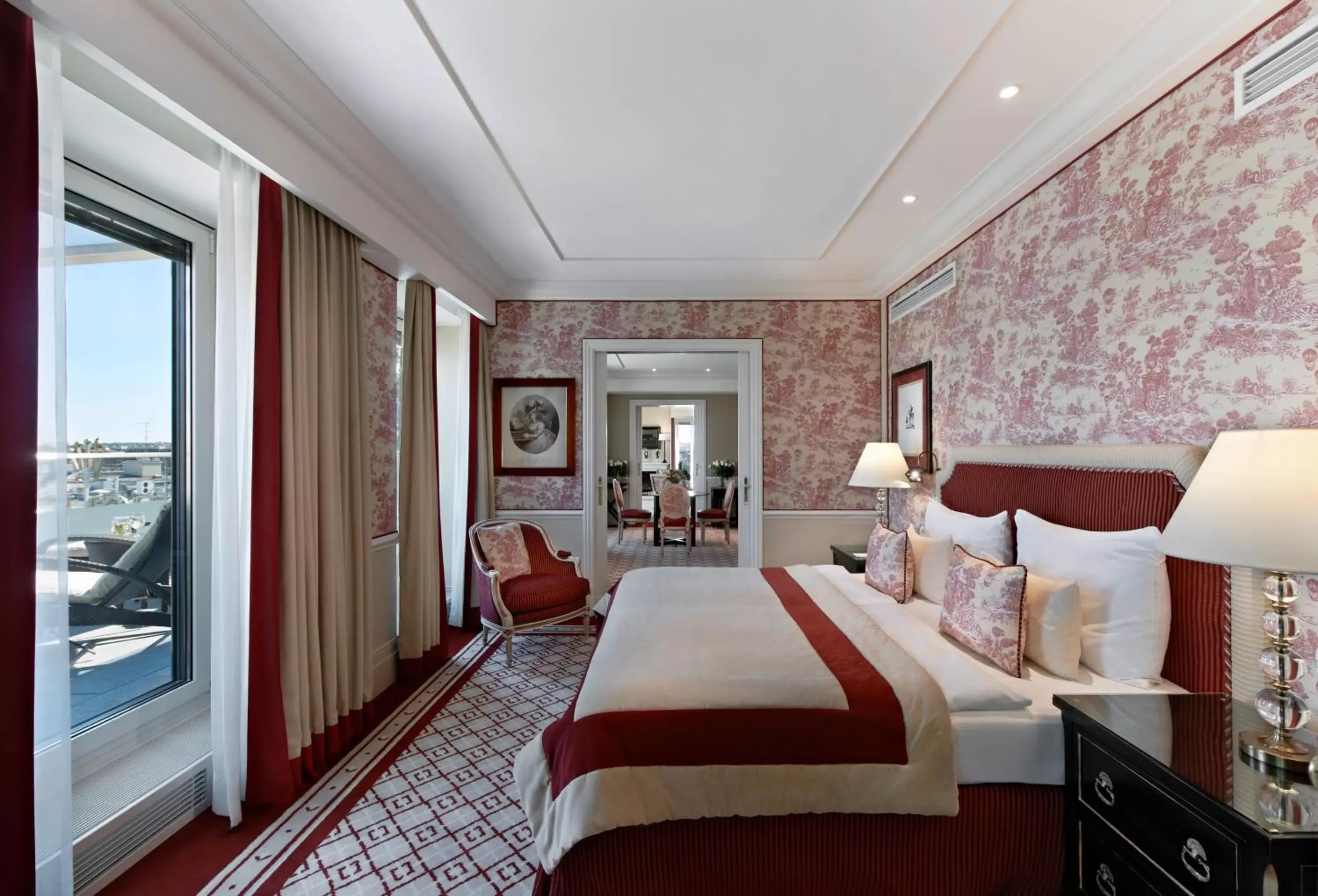 Photo of the whole room, Bed in Hotel Sacher Wien