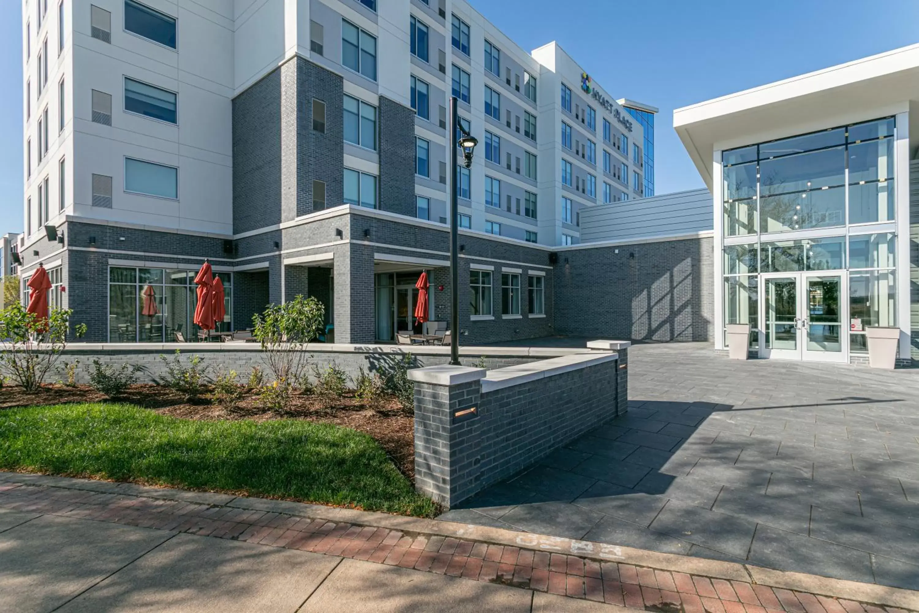 Patio, Property Building in Hyatt Place Wilmington Riverfront