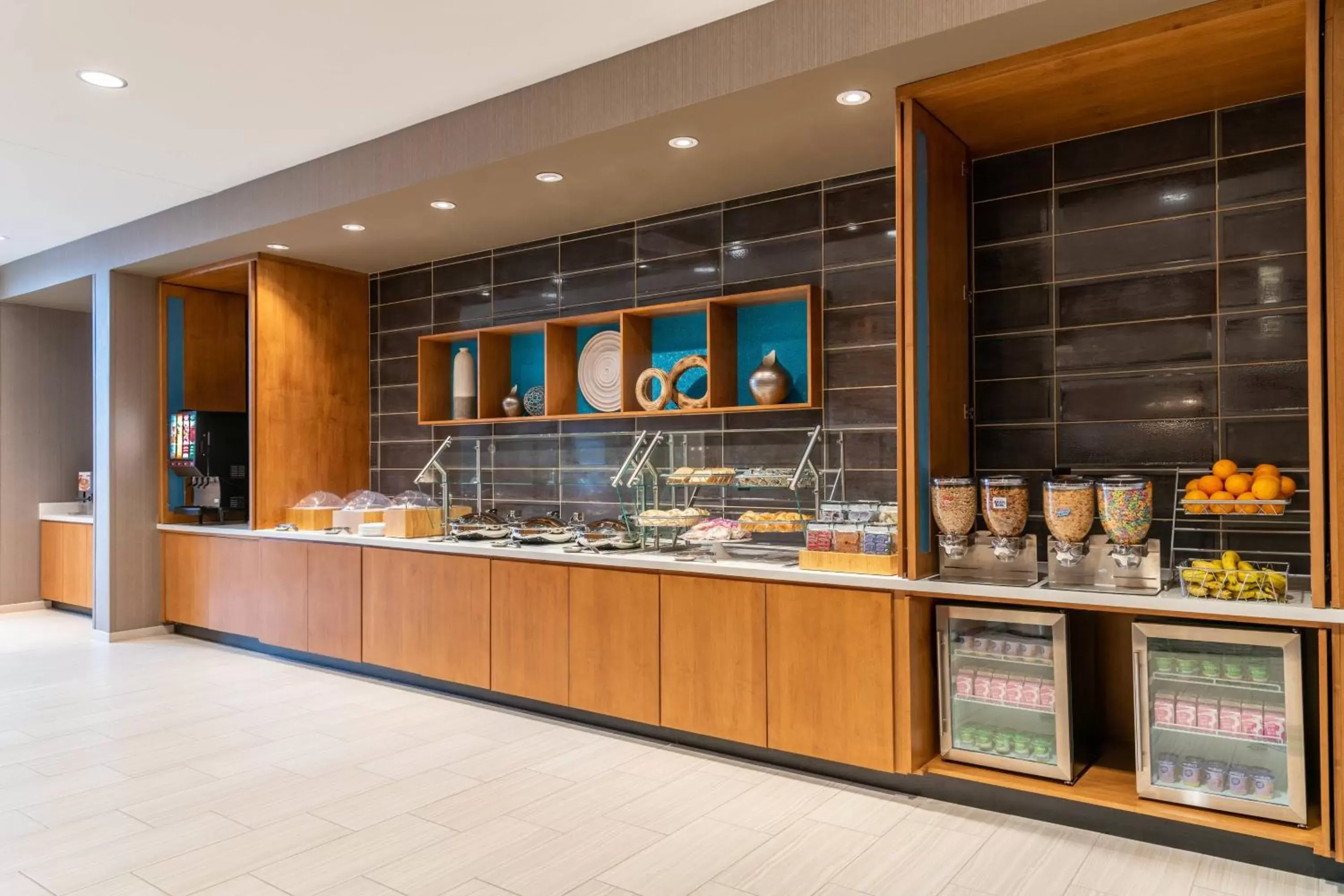 Breakfast, Food in SpringHill Suites by Marriott Overland Park Leawood