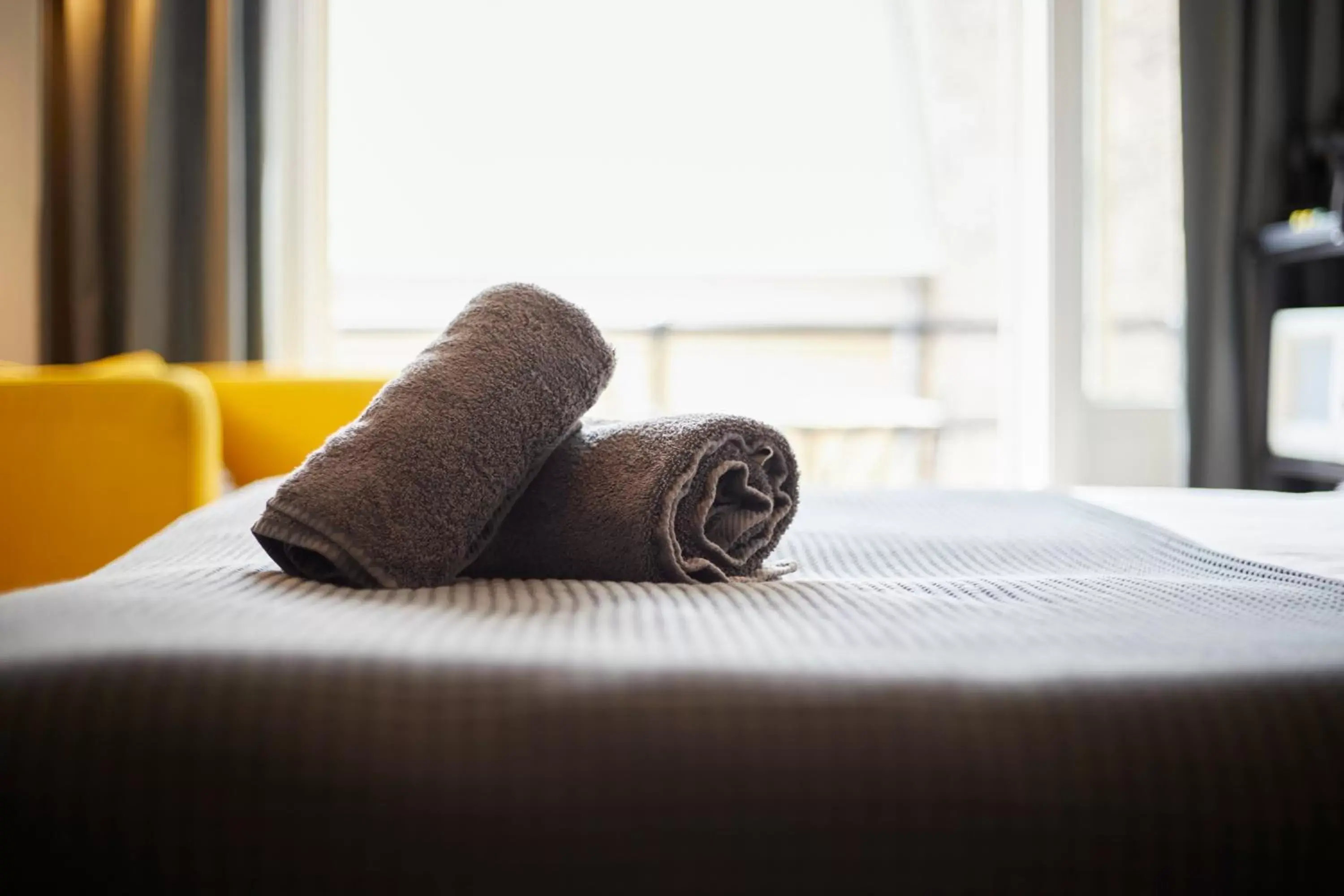 towels, Bed in Modern Hideout Ace Location