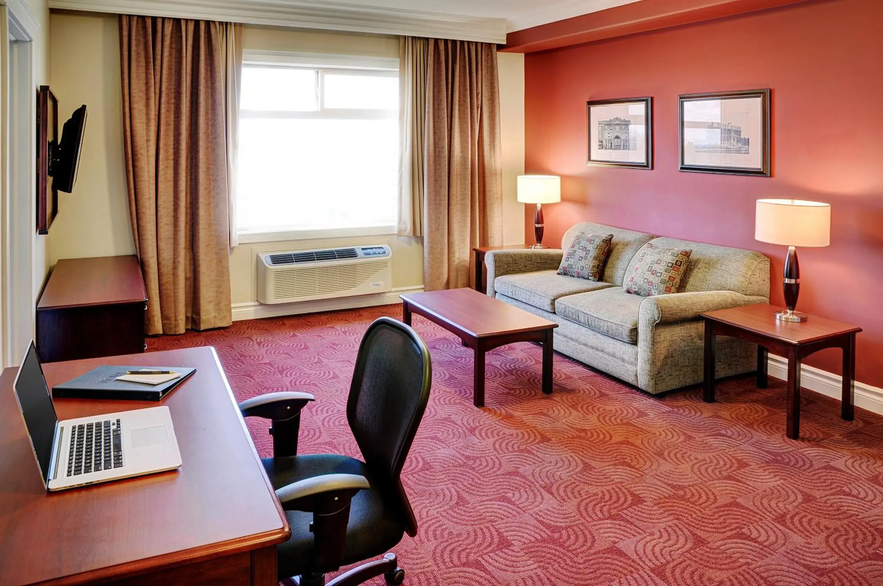 Living room in Chateau Nova Yellowhead Living room in Chateau Nova Yellowhead