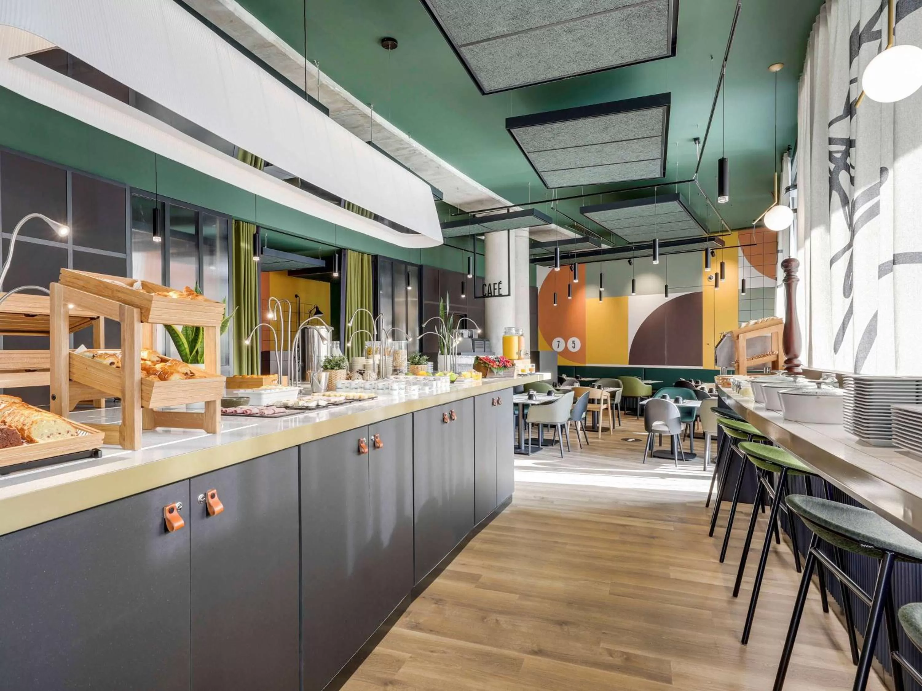 Restaurant/places to eat in Novotel Paris Gare De Lyon