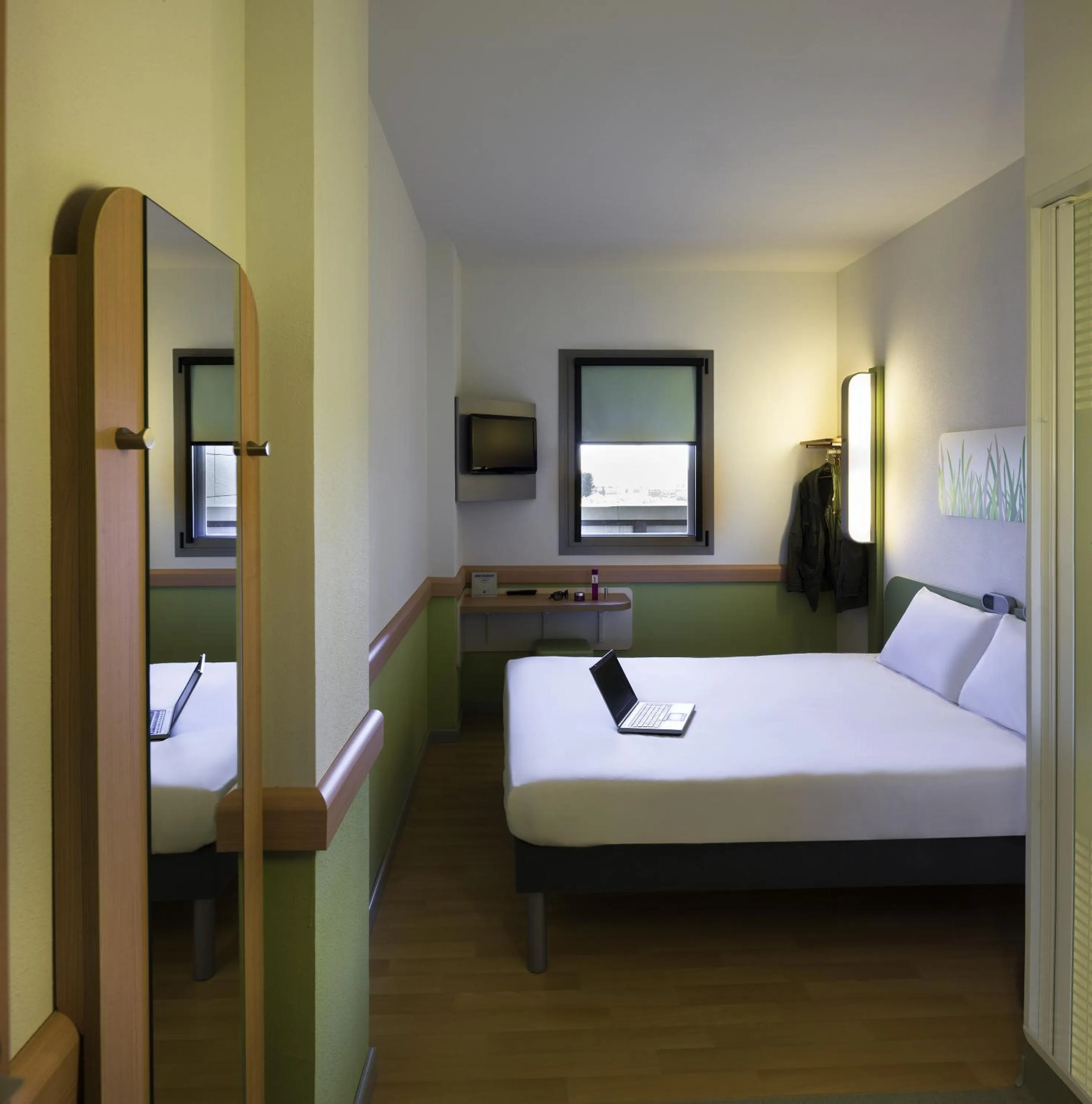 Bedroom, Bed in Ibis Budget Madrid Calle 30