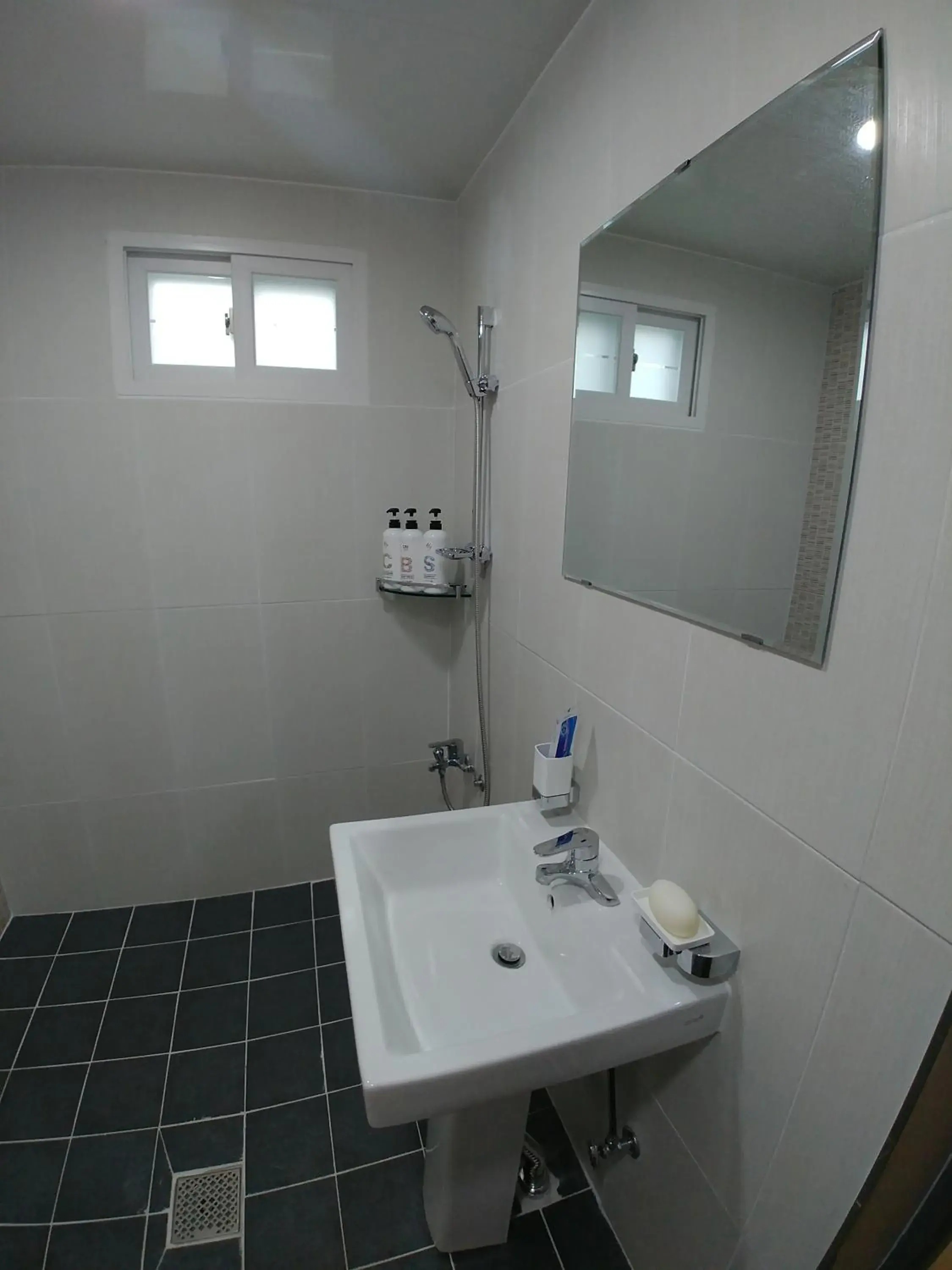 Bathroom in Bomgoro Guesthouse