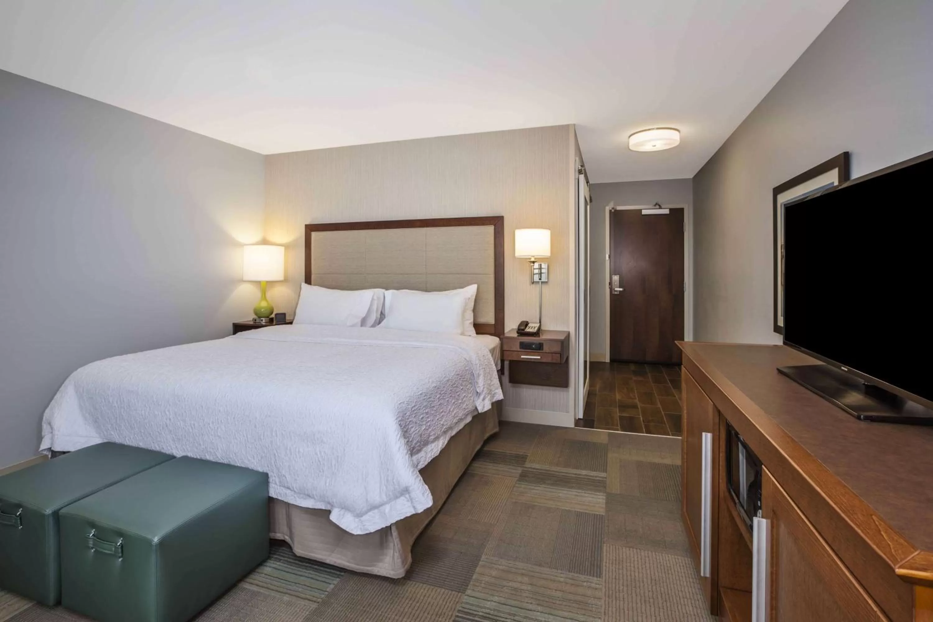 Bed in Hampton Inn by Hilton West Bloomfield Novi