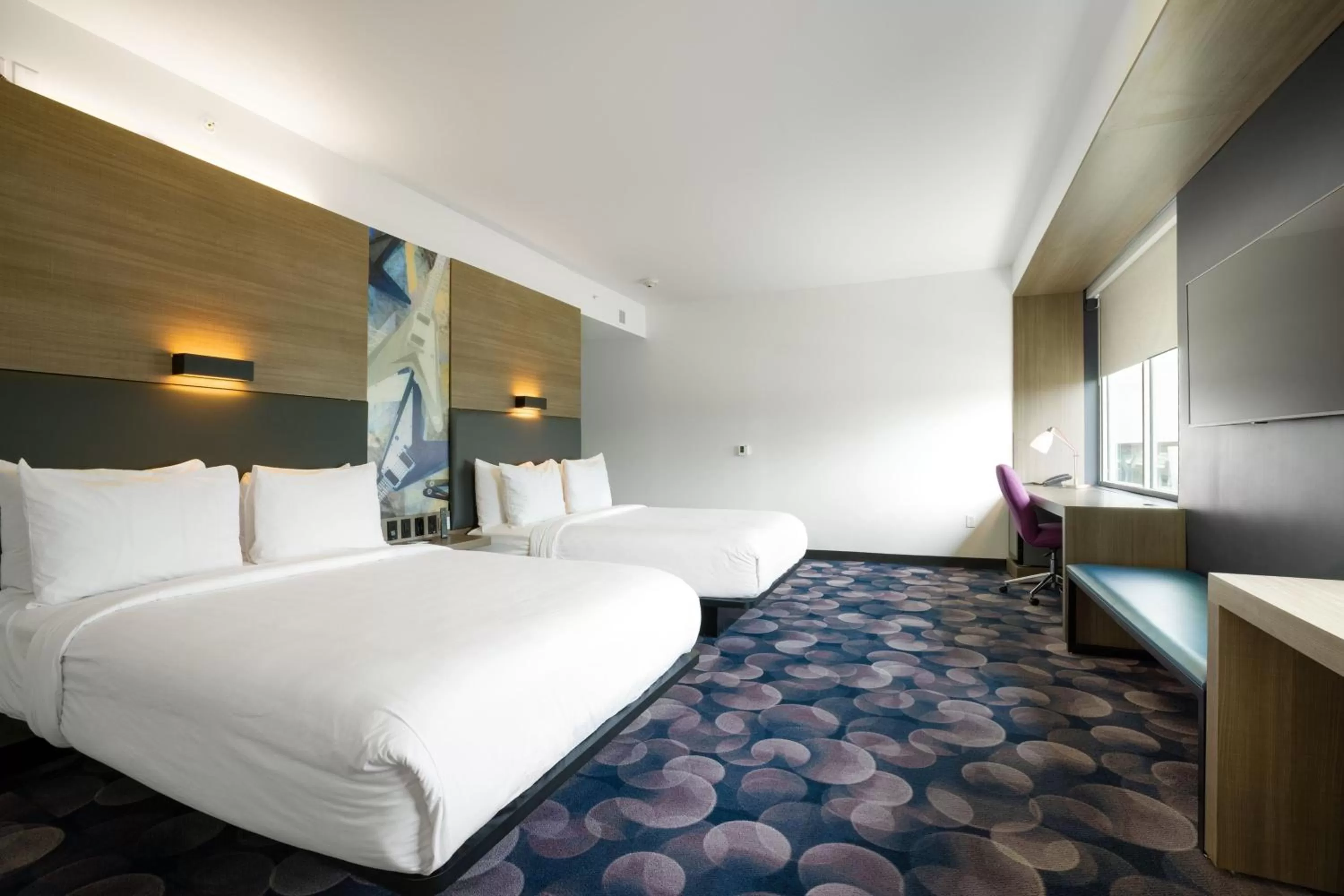 Photo of the whole room, Bed in Aloft Austin Airport