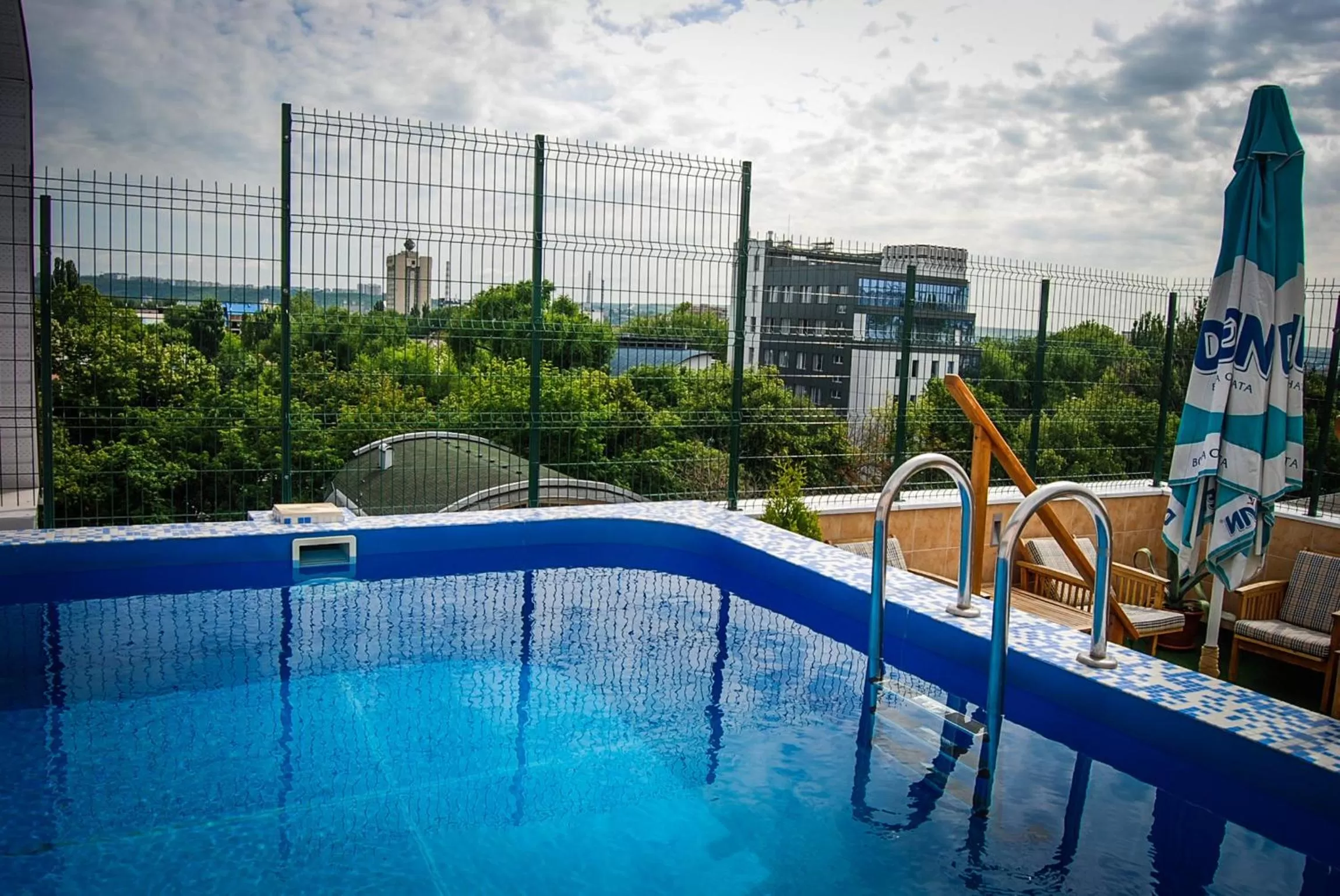 Swimming pool in Klassik Hotel