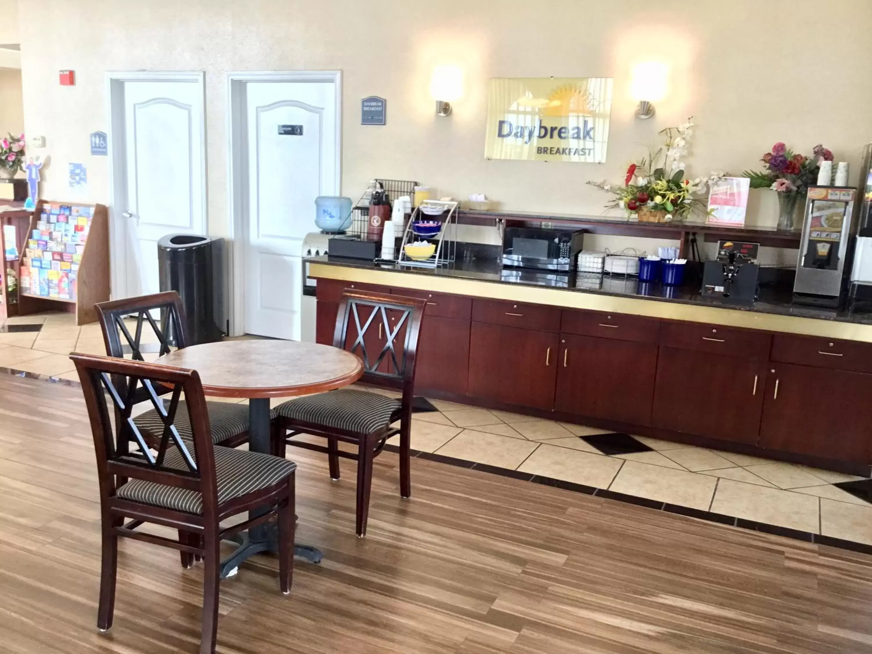 Food and drinks, Restaurant/Places to Eat in Days Inn by Wyndham Robstown