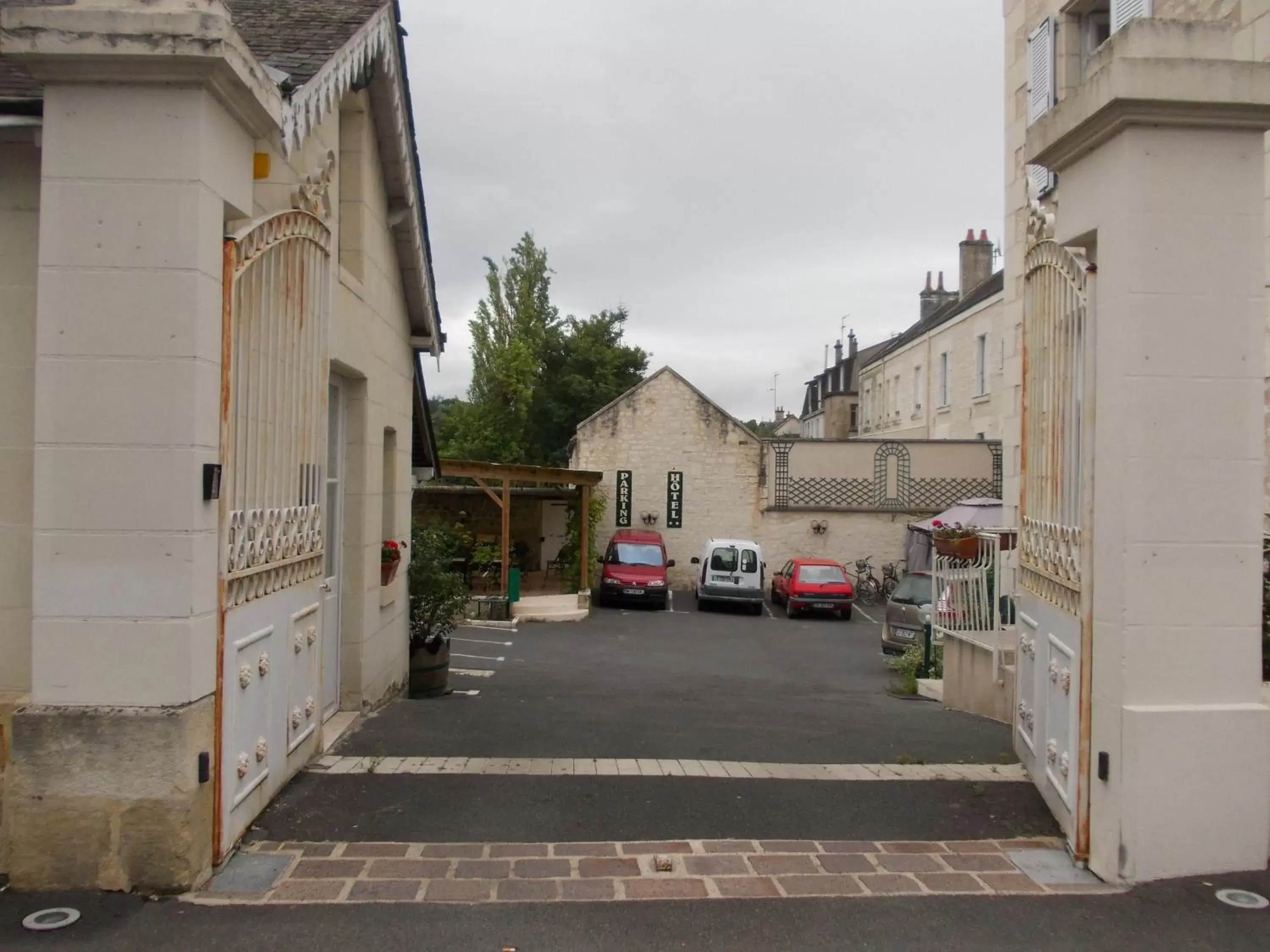 Facade/entrance, Neighborhood in Belle Epoque