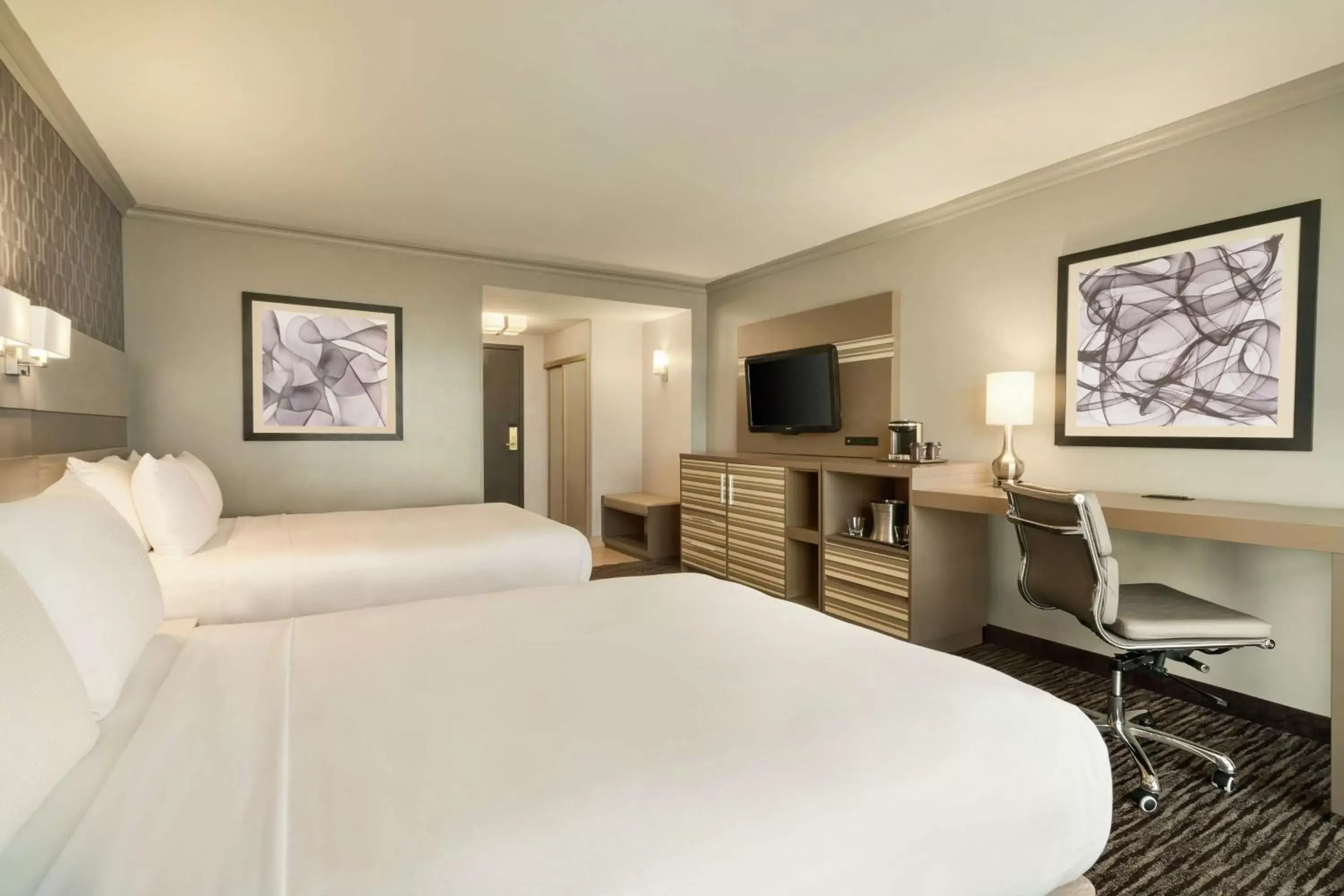 Bedroom, Bed in Hilton Melbourne