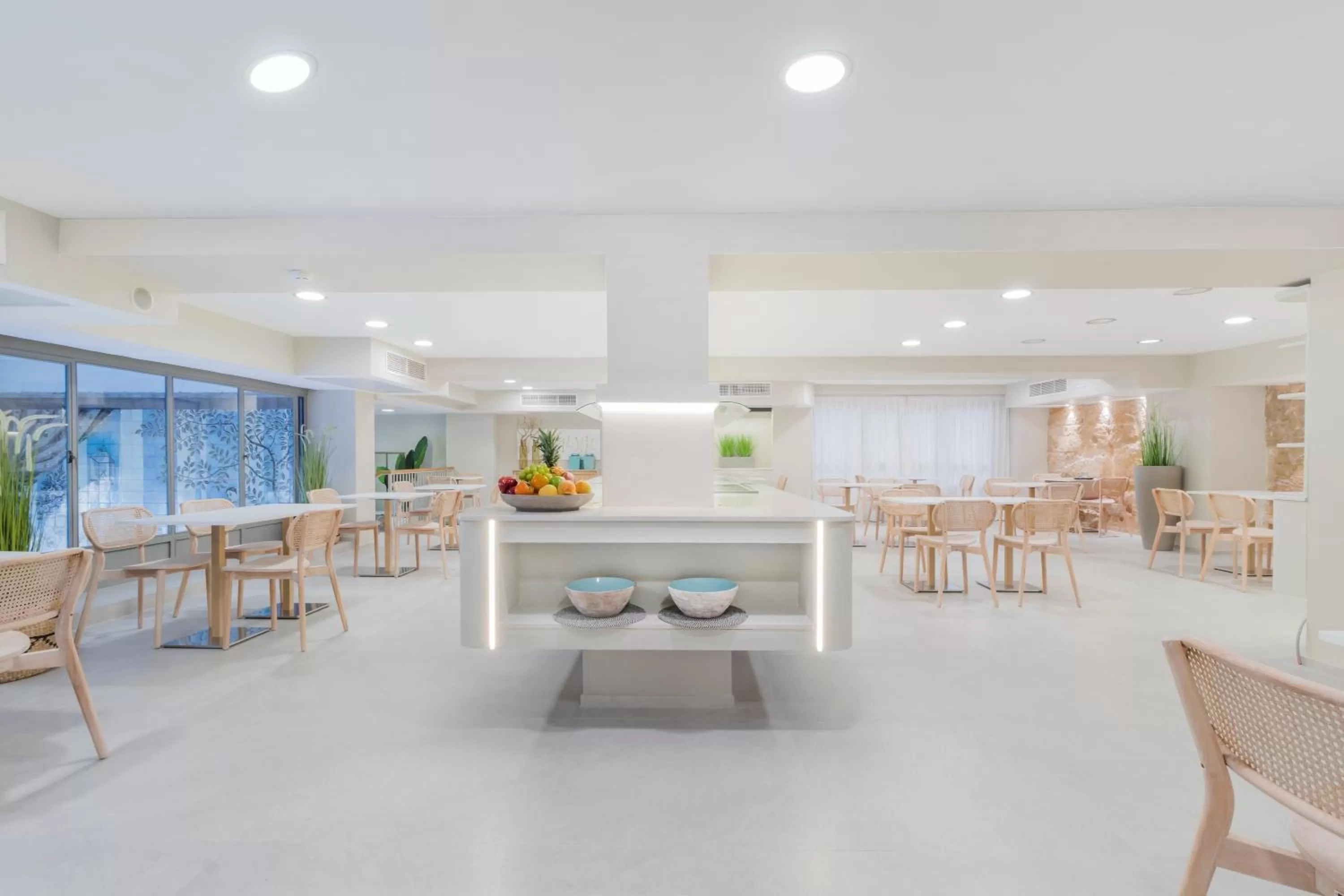 Restaurant/places to eat in Hotel Almudaina