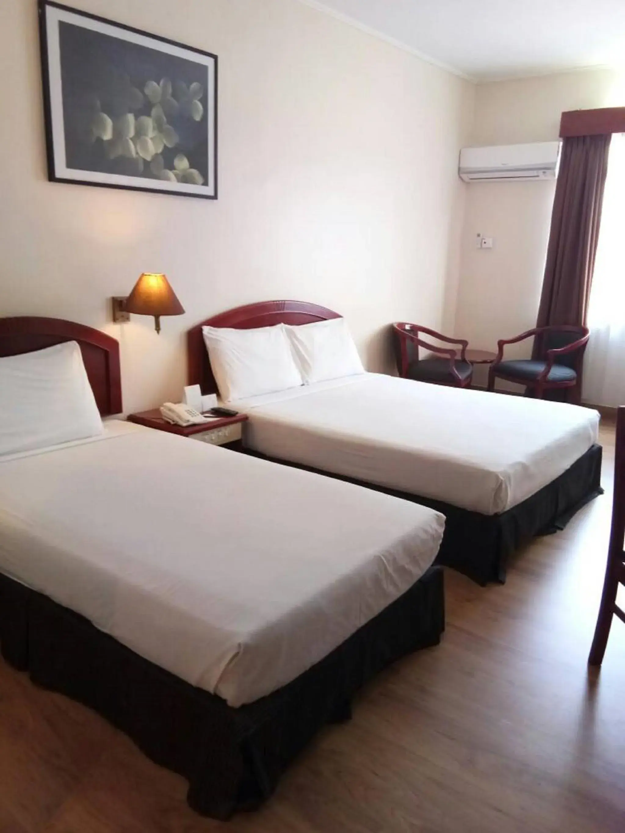 Photo of the whole room, Bed in Hotel Seri Malaysia Kuantan